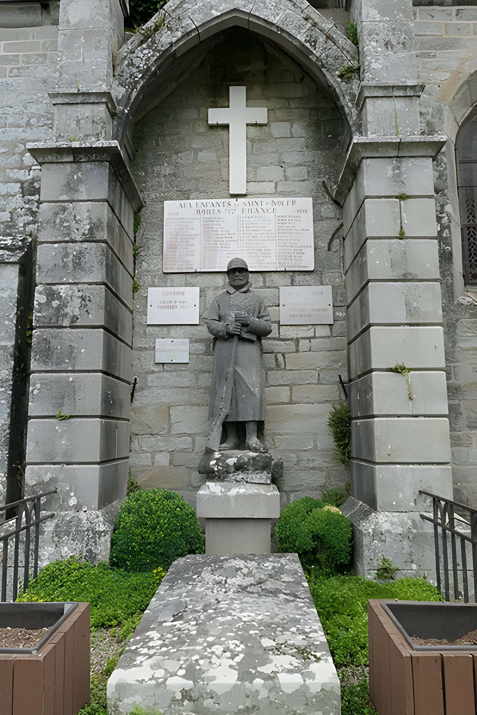 Église Saint-Mayeul de Saint-Nolff