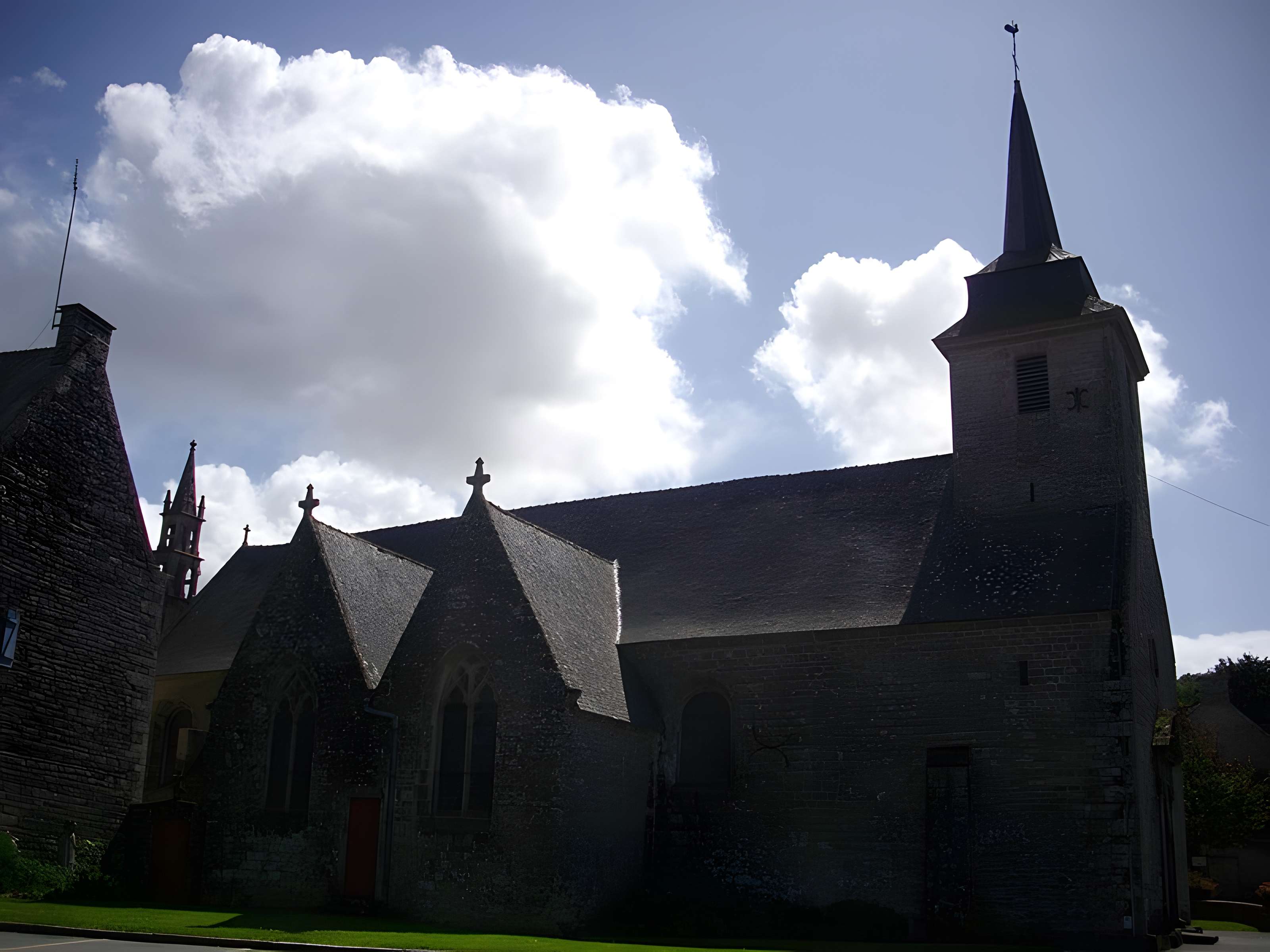 Église Saint-Mayeul de Saint-Nolff
