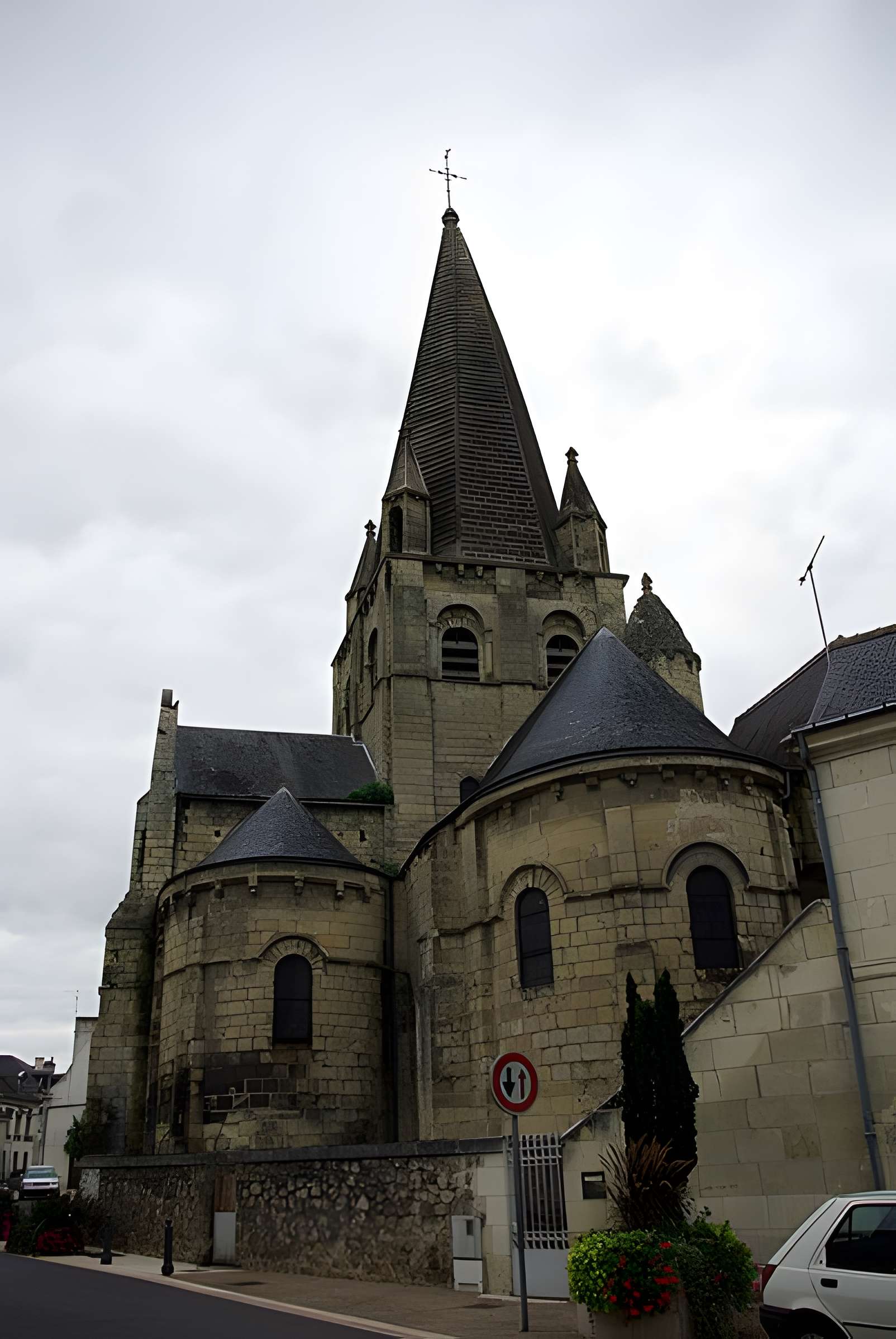 Église Saint-Médard de Cinq-Mars-la-Pile