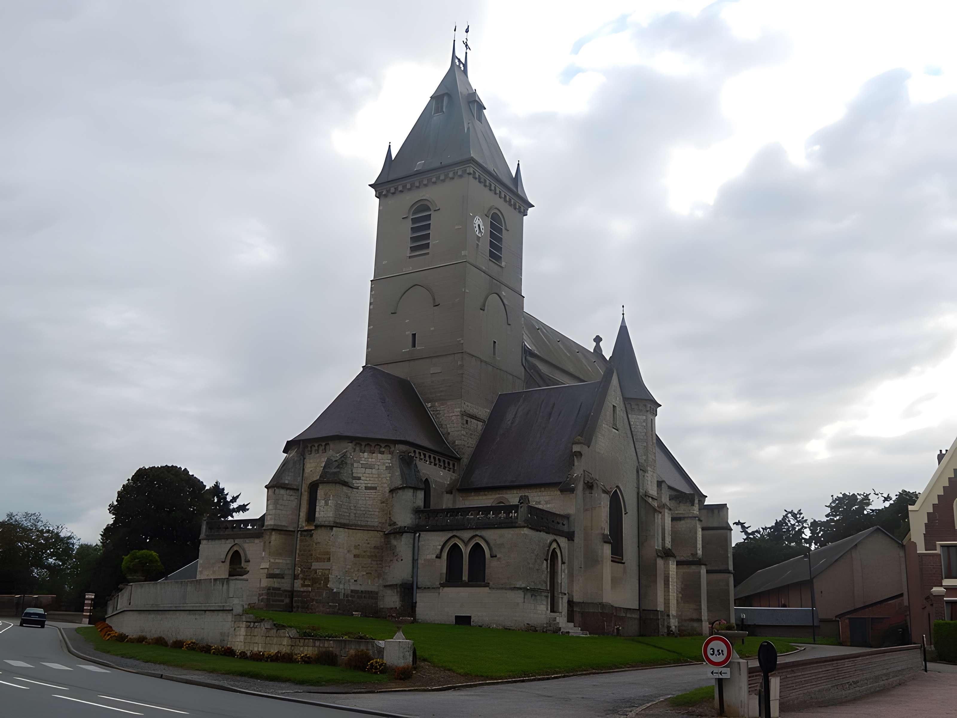 Église Saint-Médard de Croix-Moligneaux