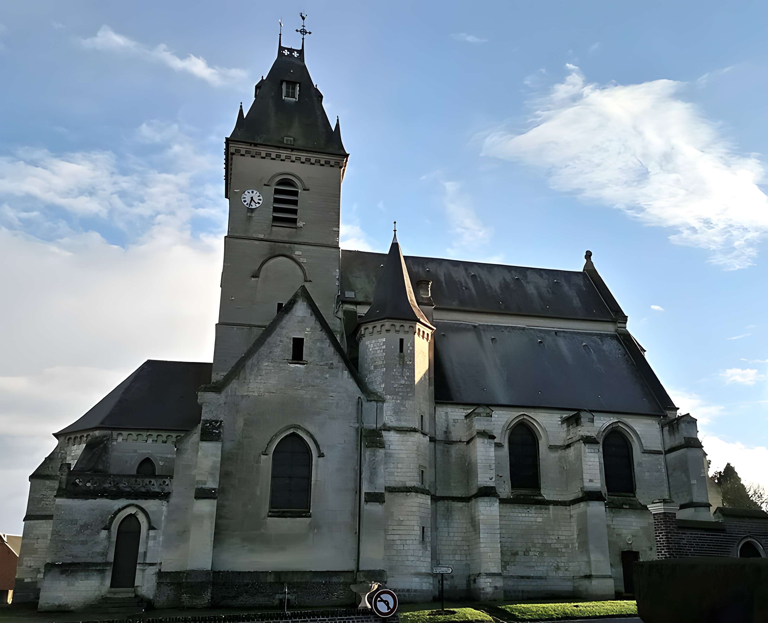 Église Saint-Médard de Croix-Moligneaux