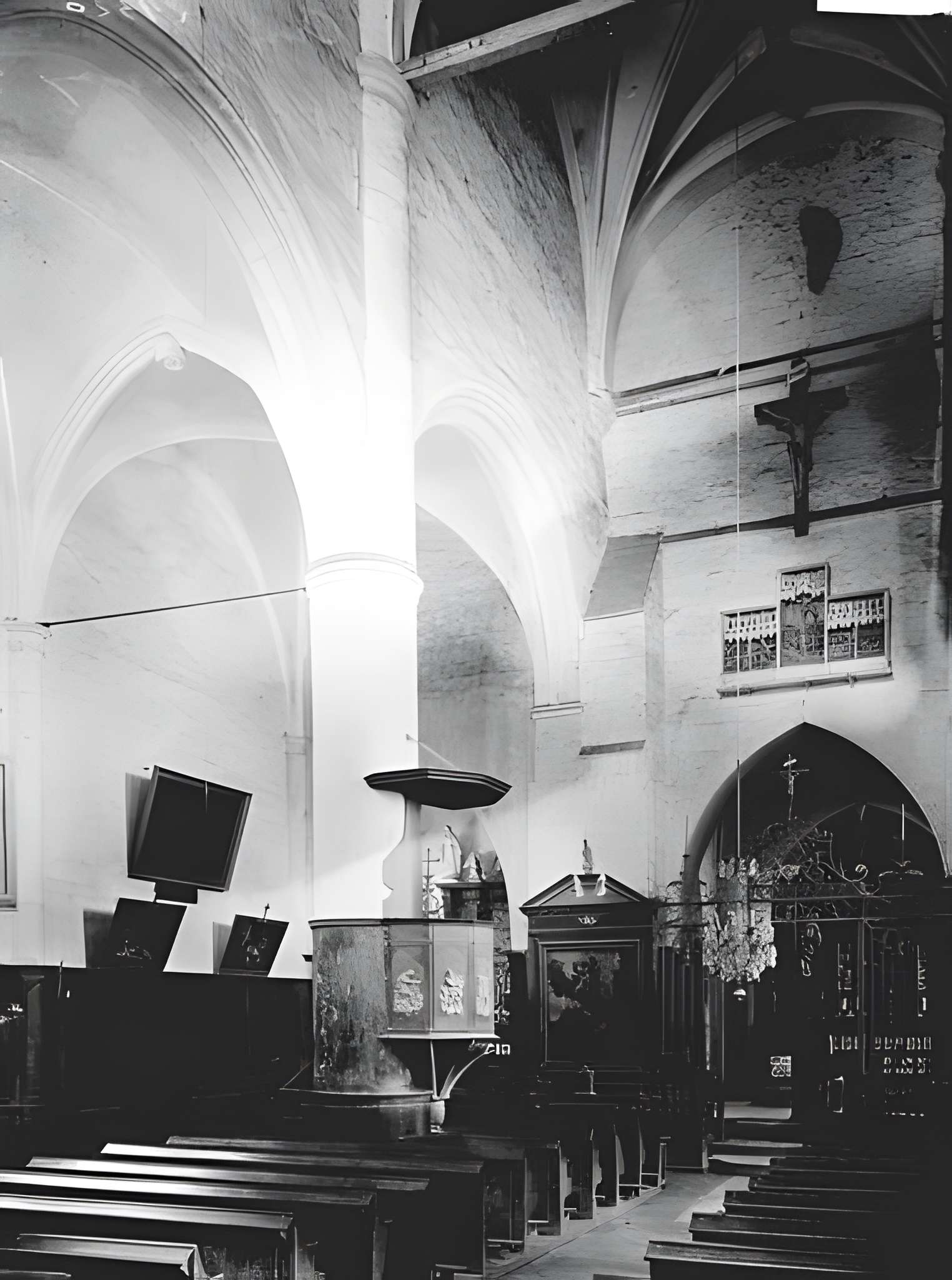 Église Saint-Médard de Croix-Moligneaux