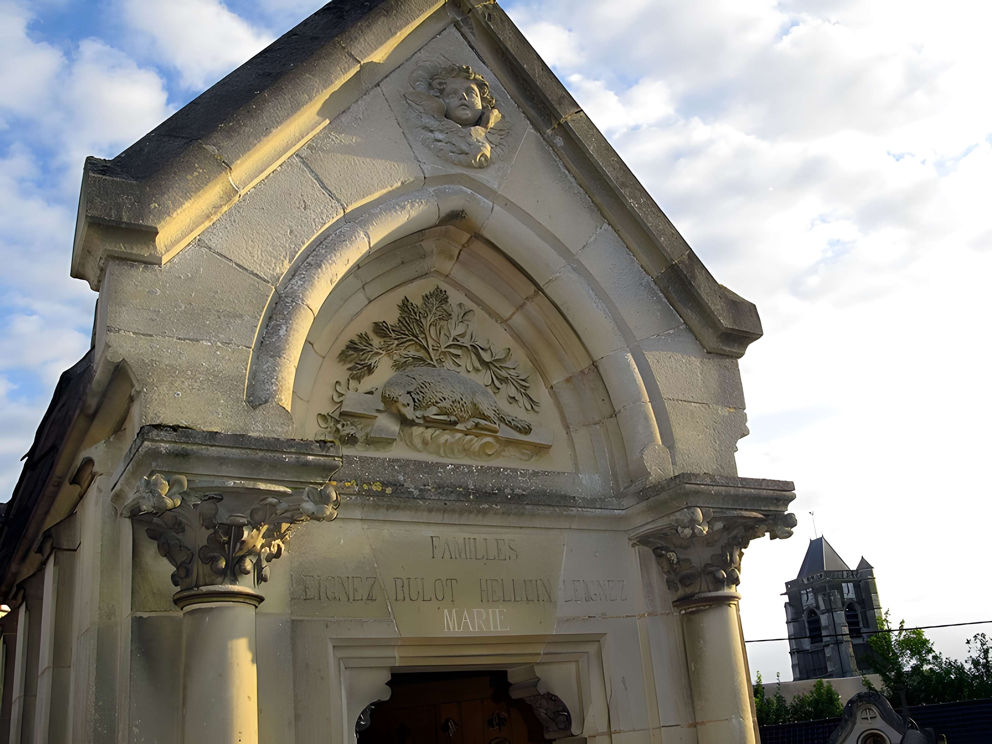 Église Saint-Médard de Domart-en-Ponthieu