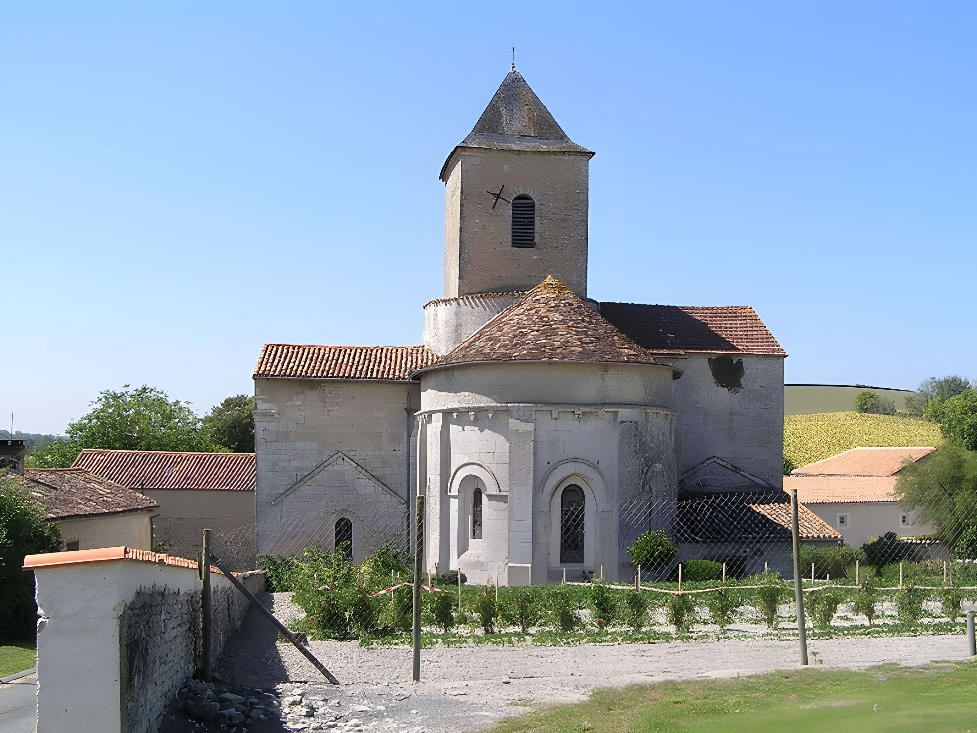 Église Saint-Médard de Mainfonds 