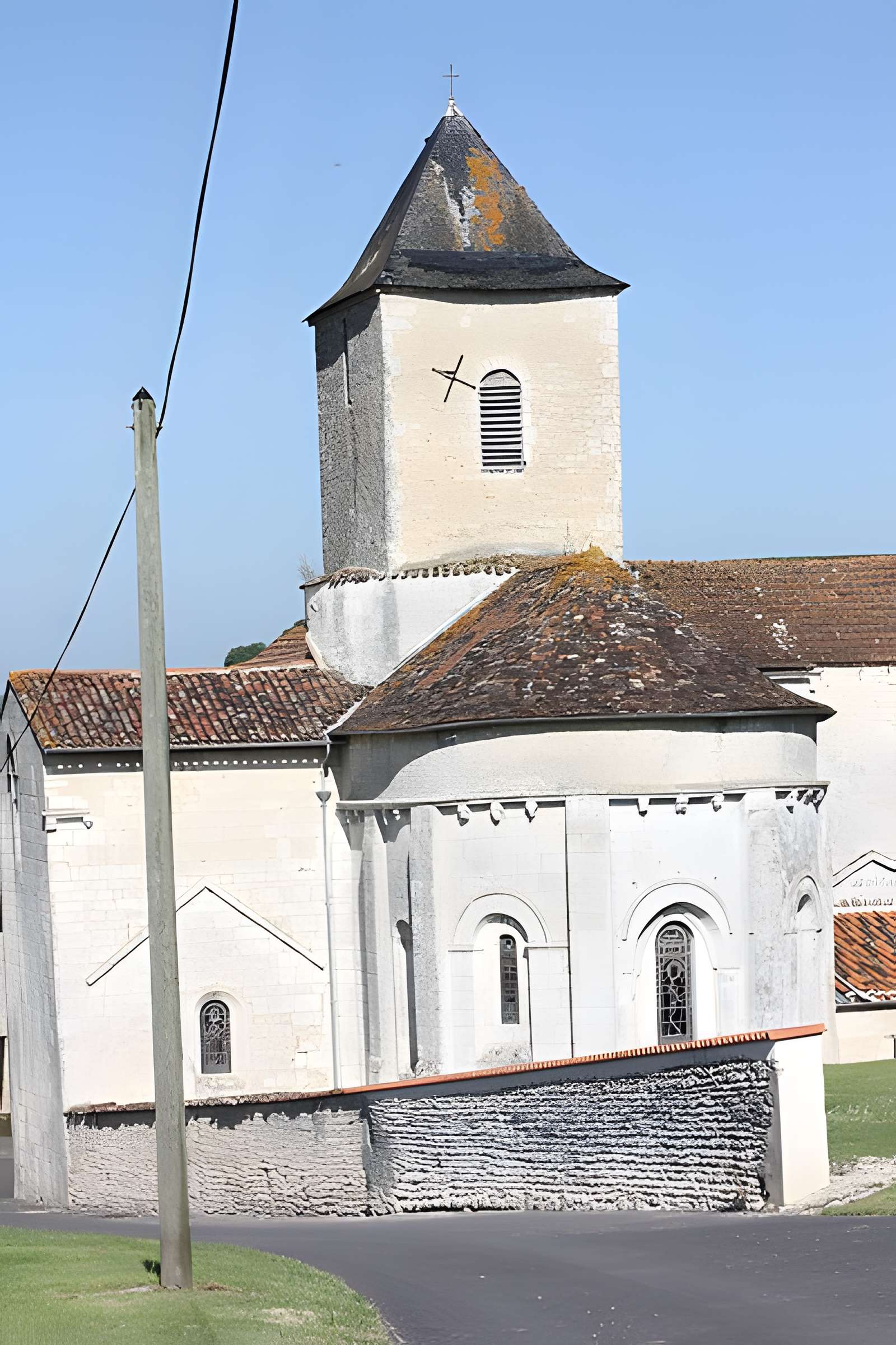 Église Saint-Médard de Mainfonds