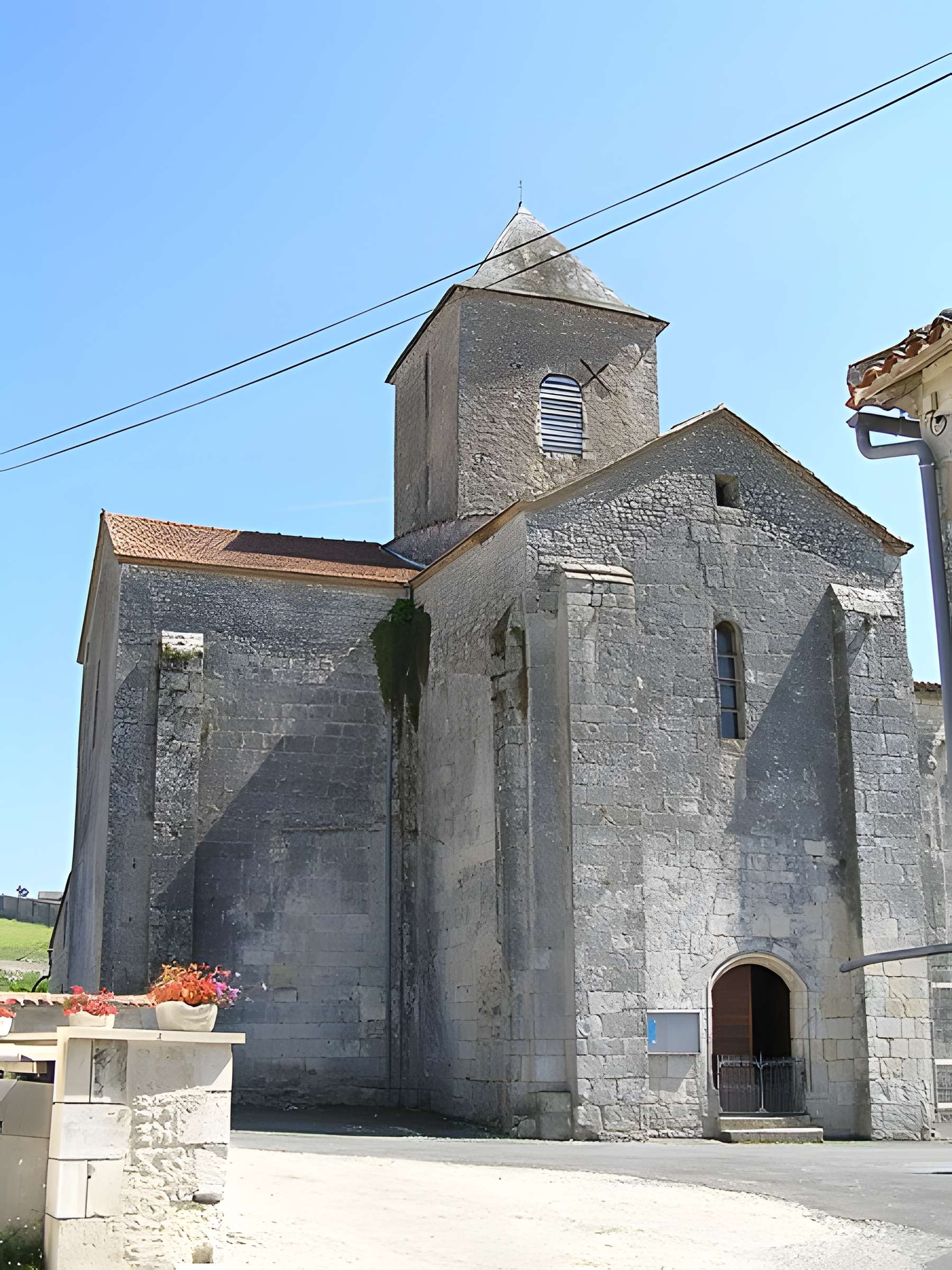 Église Saint-Médard de Mainfonds