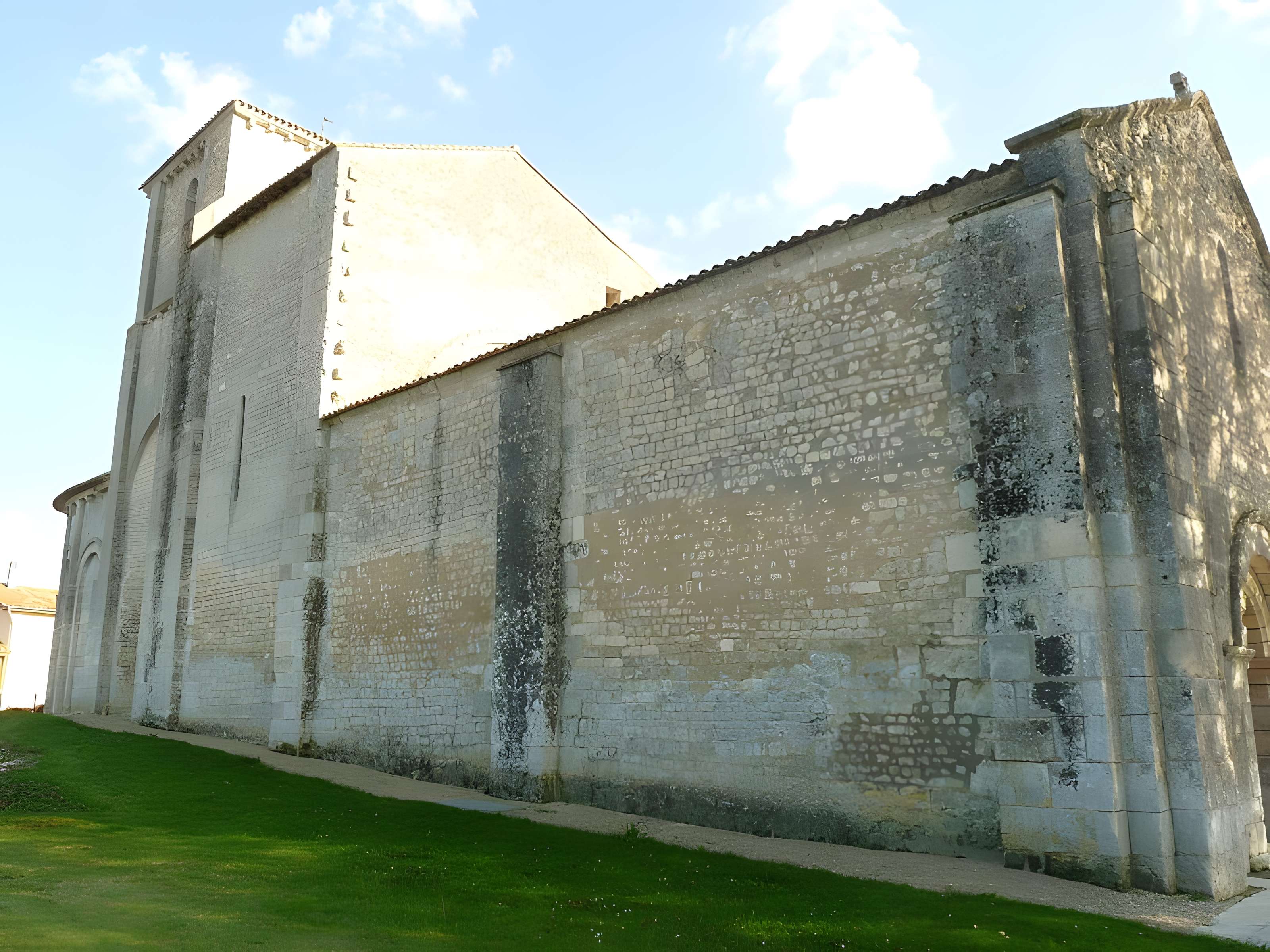 Église Saint-Médard de Mainfonds