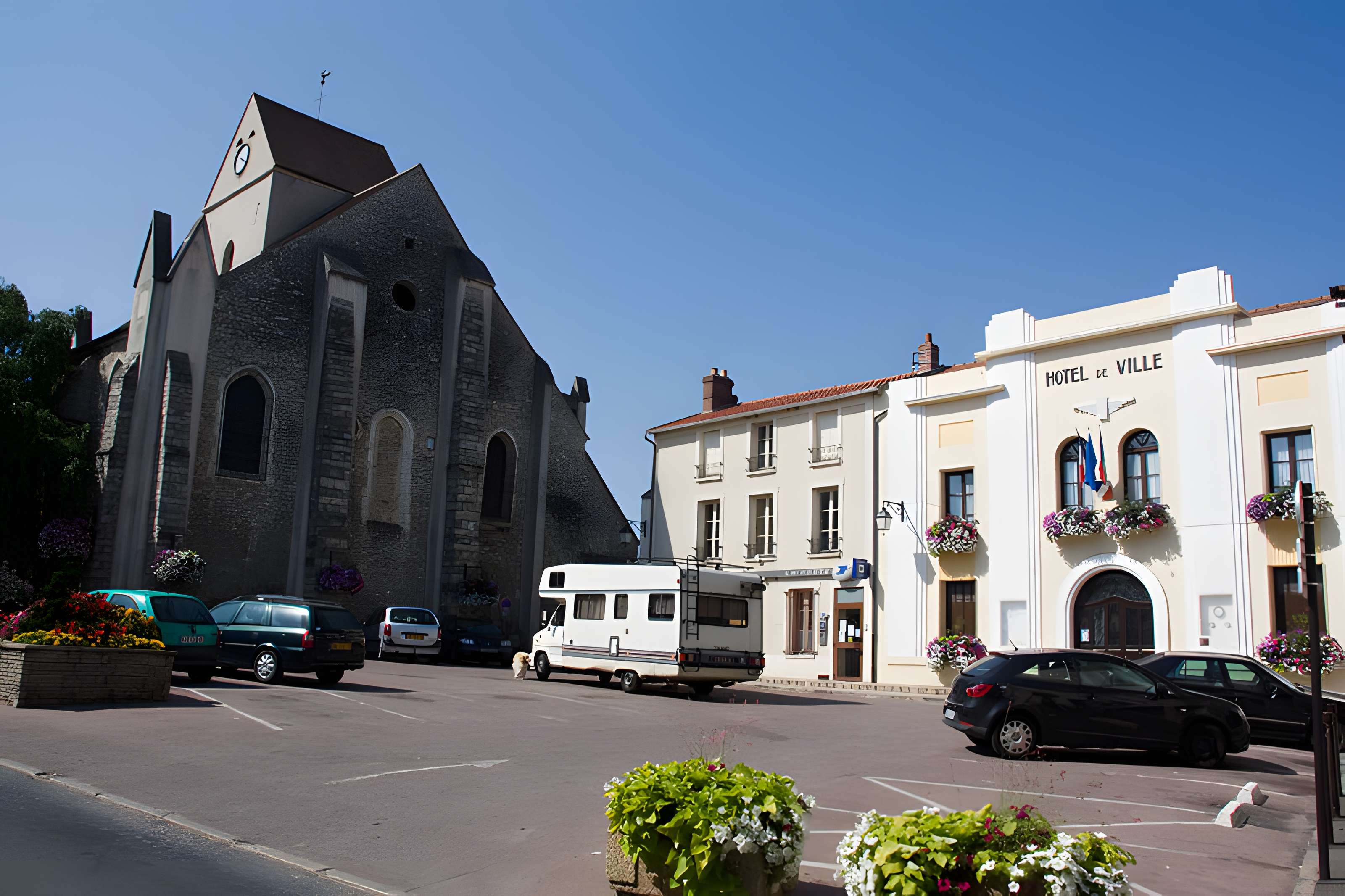 Église Saint-Médard de Maisse