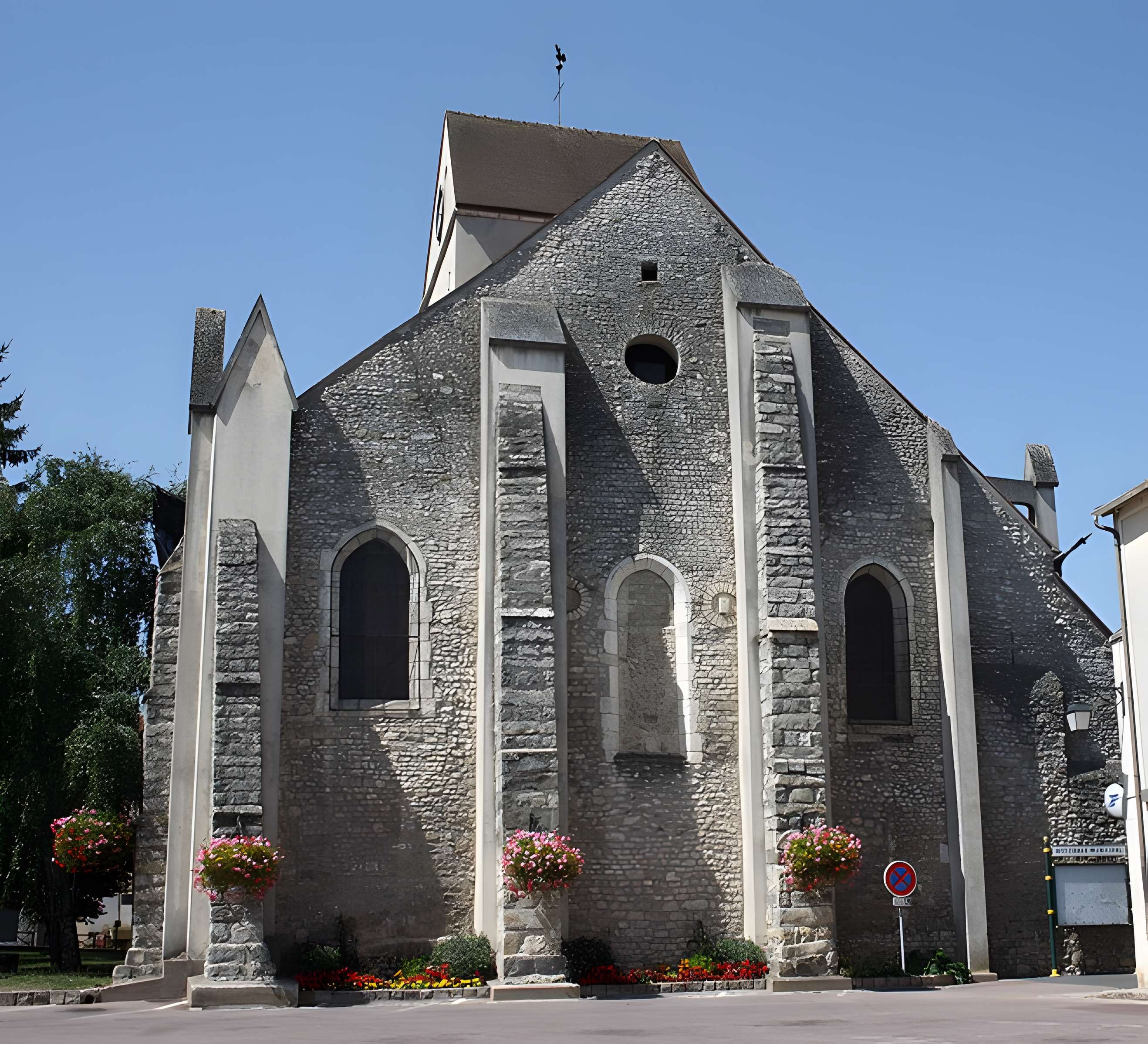Église Saint-Médard de Maisse