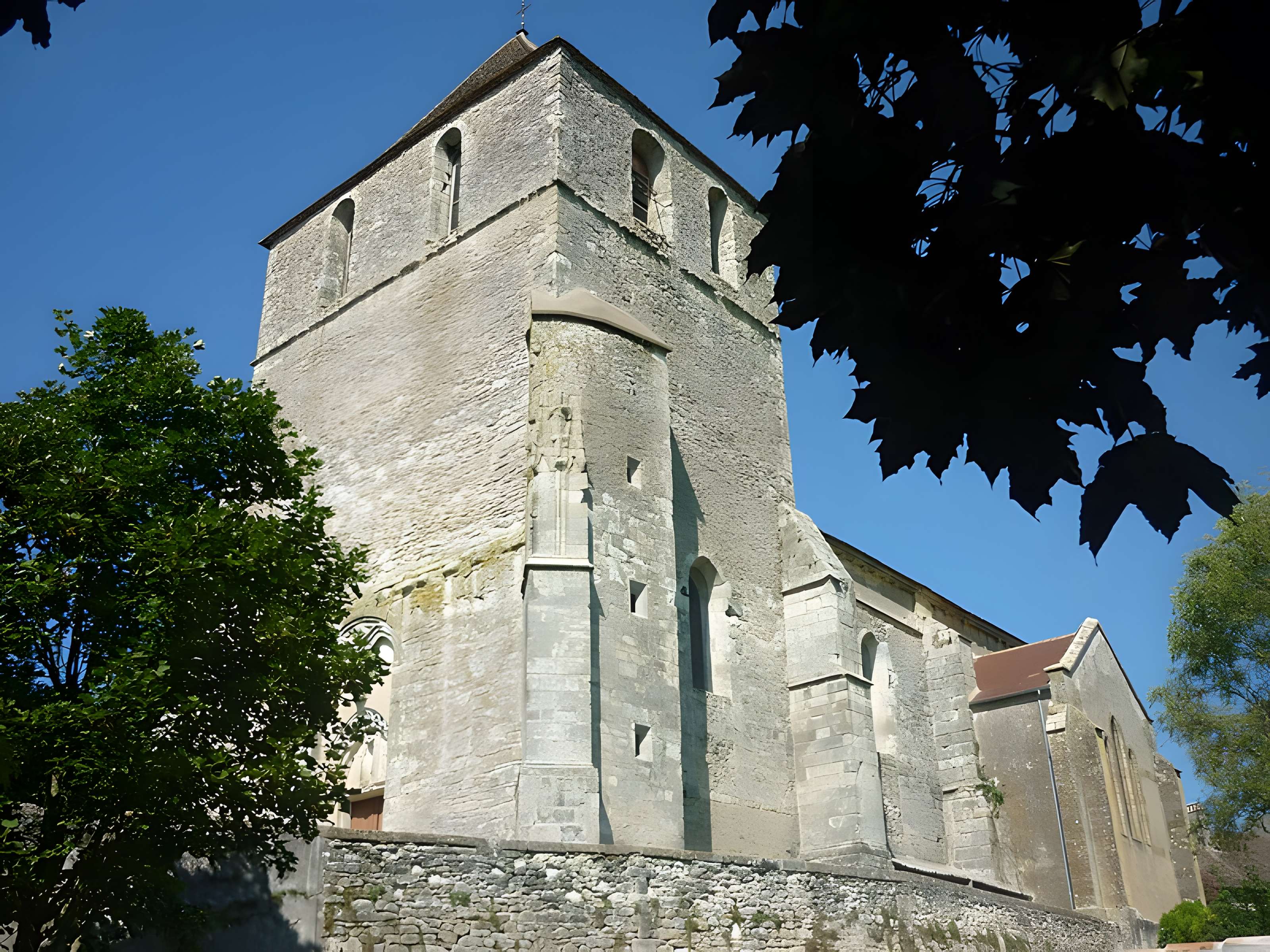 Église Saint-Médard de Saint-Méard-de-Gurçon