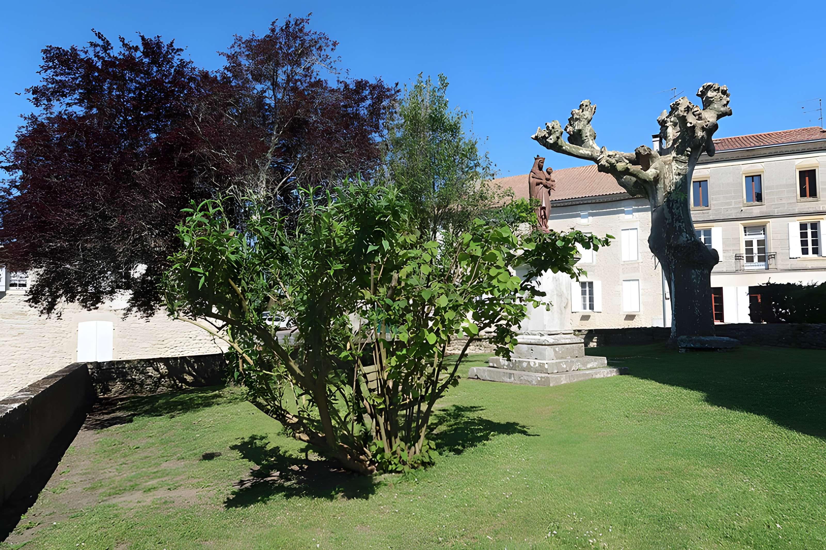 Église Saint-Médard de Saint-Méard-de-Gurçon