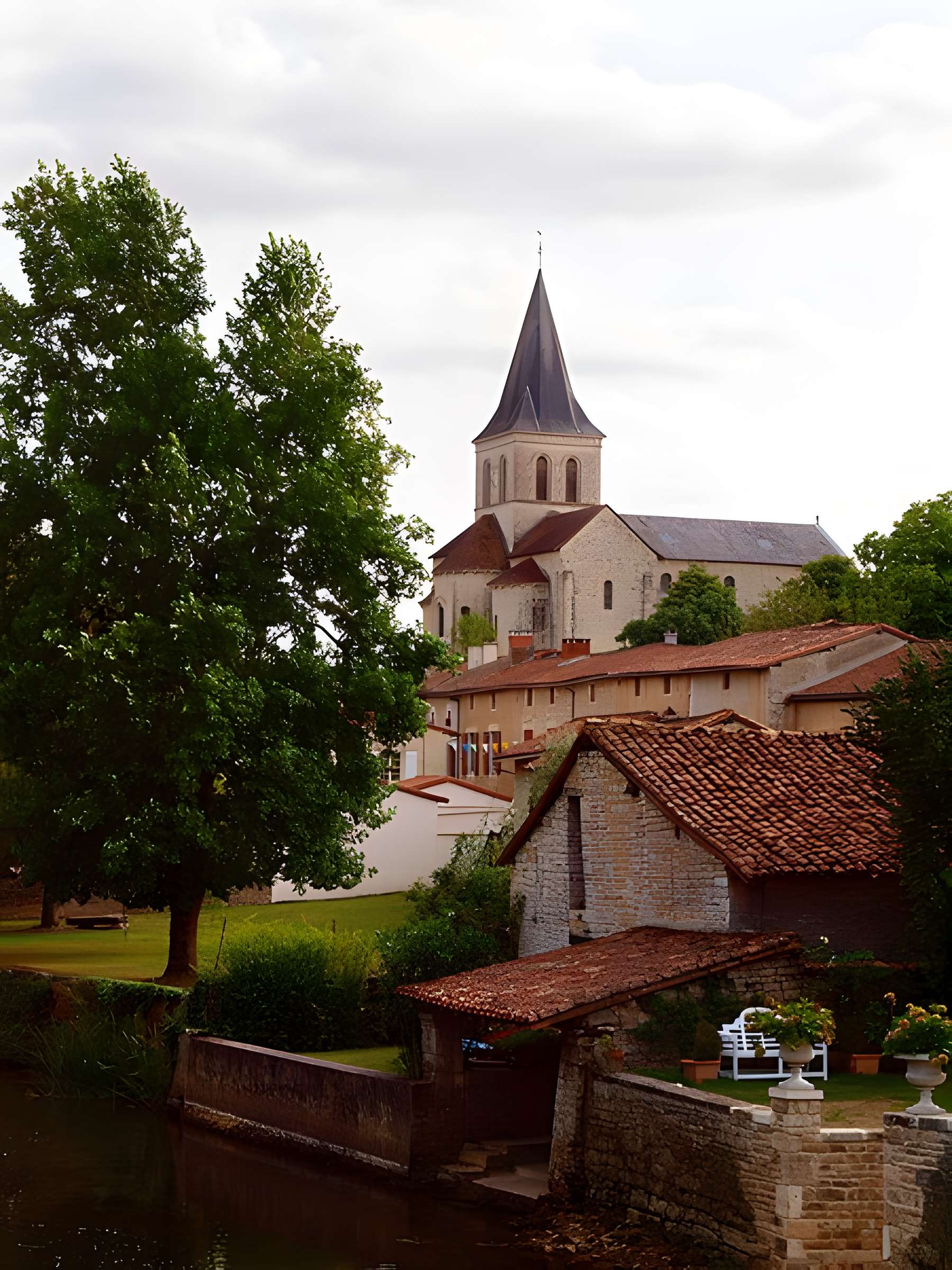 Église Saint-Médard de Verteuil-sur-Charente