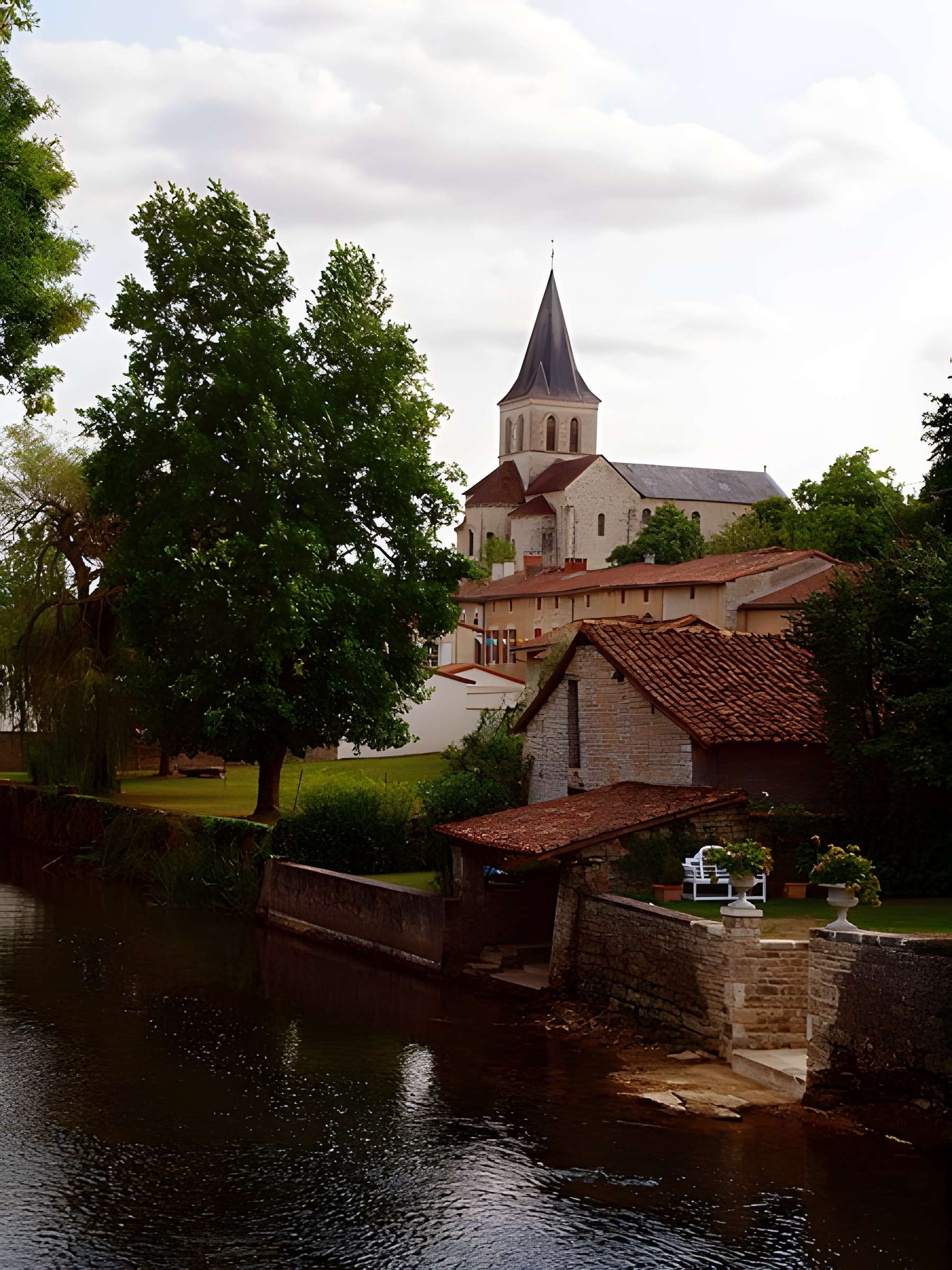 Église Saint-Médard de Verteuil-sur-Charente