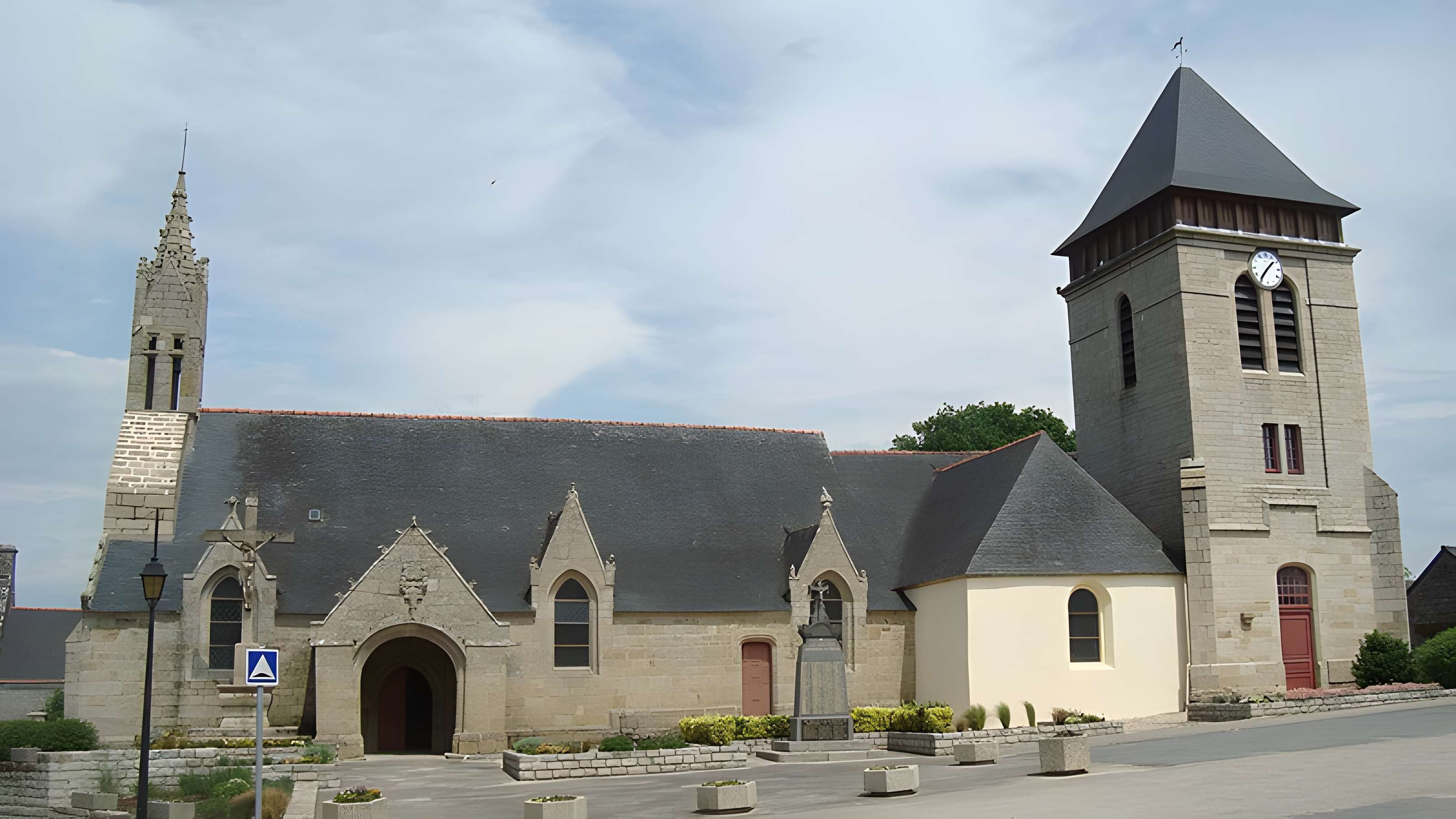 Église Saint-Melaine de Meslan