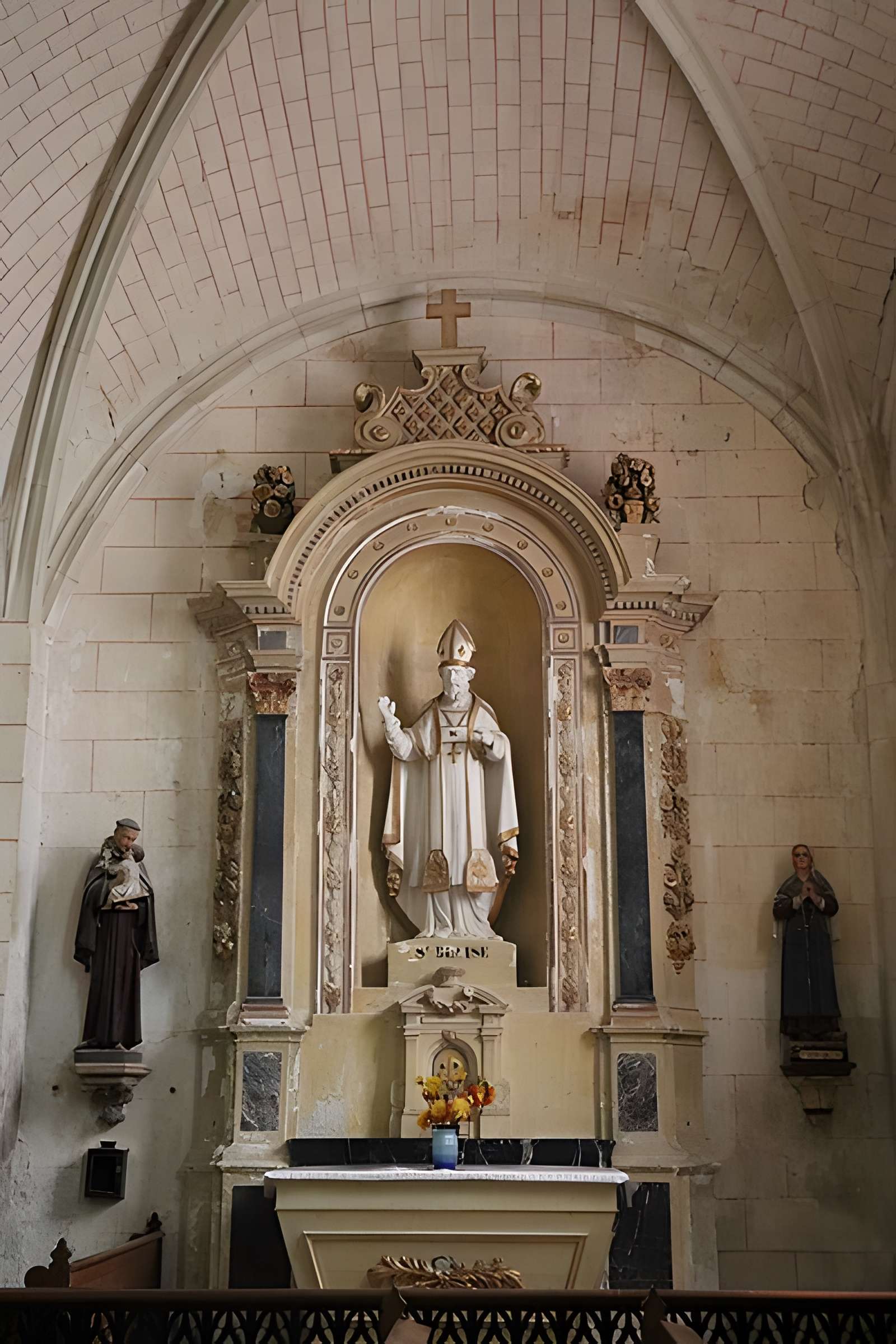 Église Saint-Mélaine de Miré