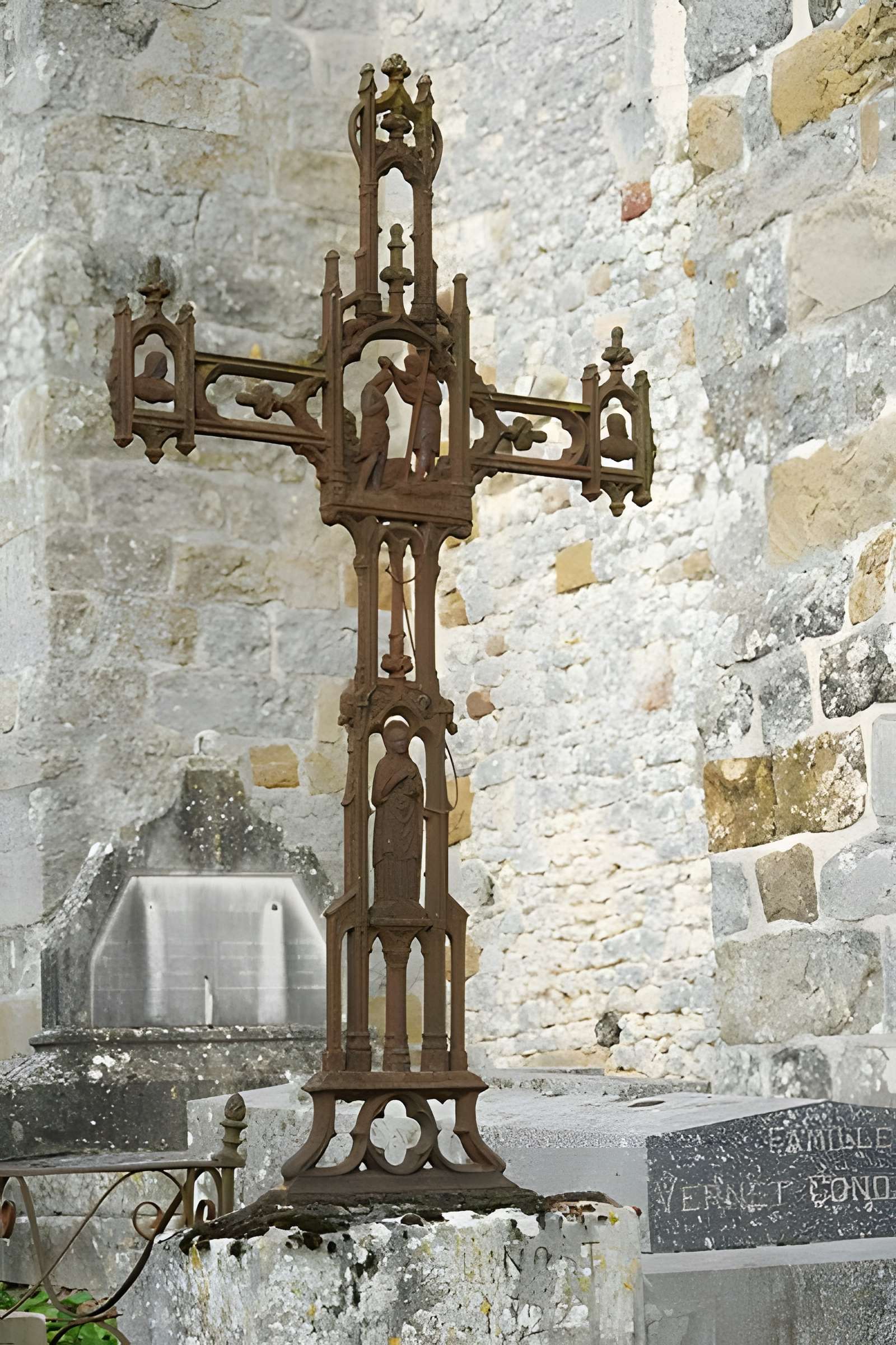 Église Saint-Meuge-de-Lourps de Longueville