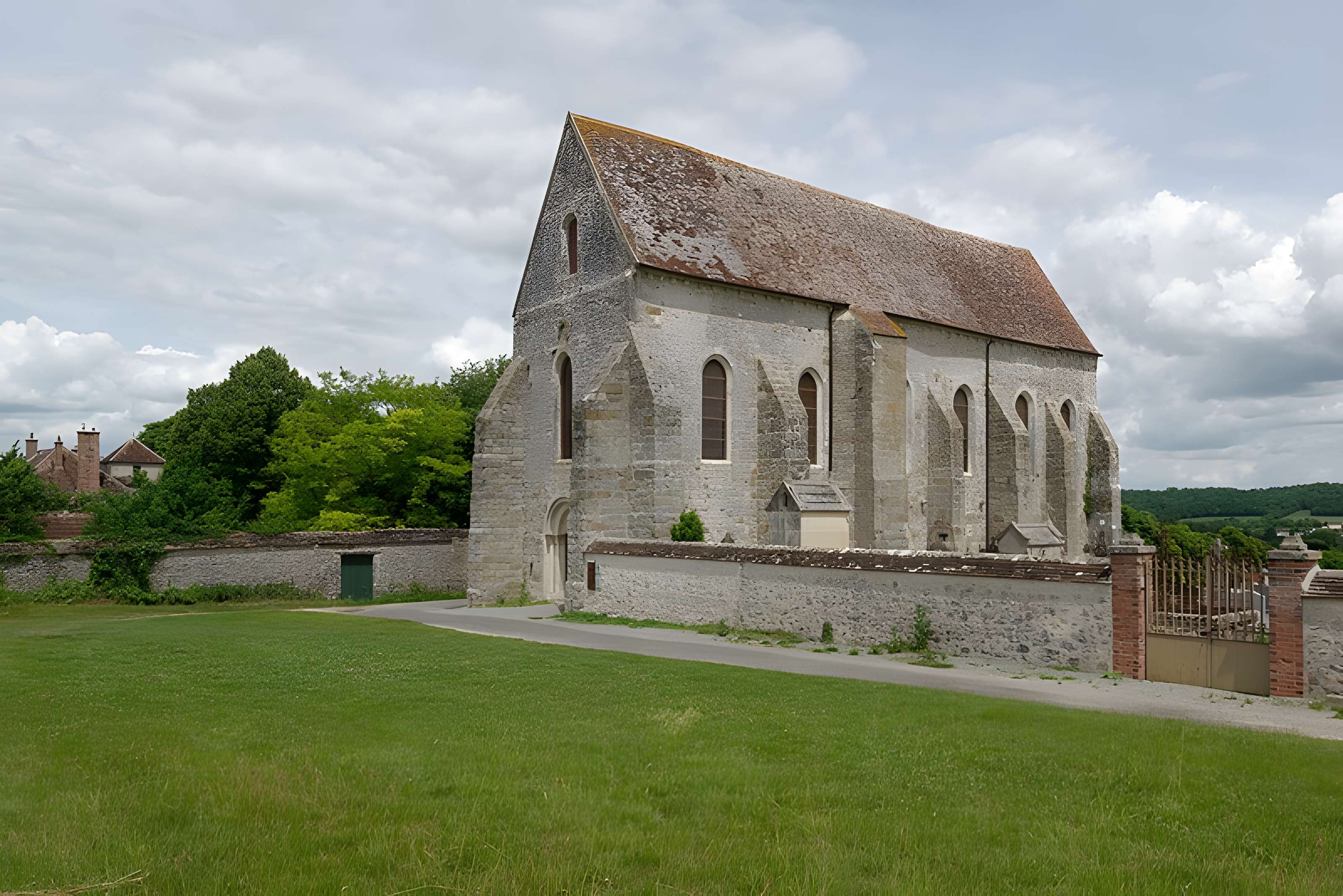 Église Saint-Meuge-de-Lourps de Longueville