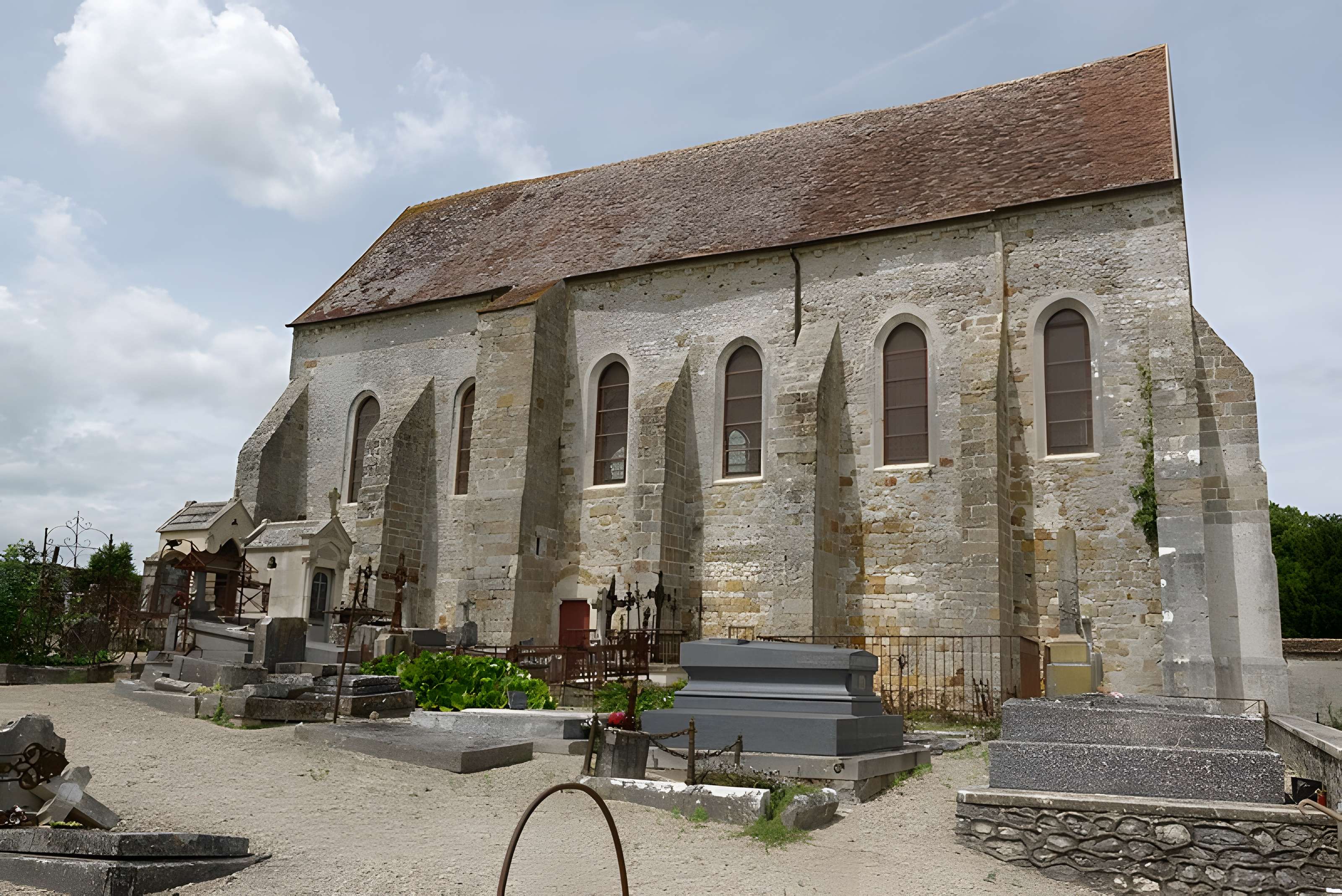 Église Saint-Meuge-de-Lourps de Longueville