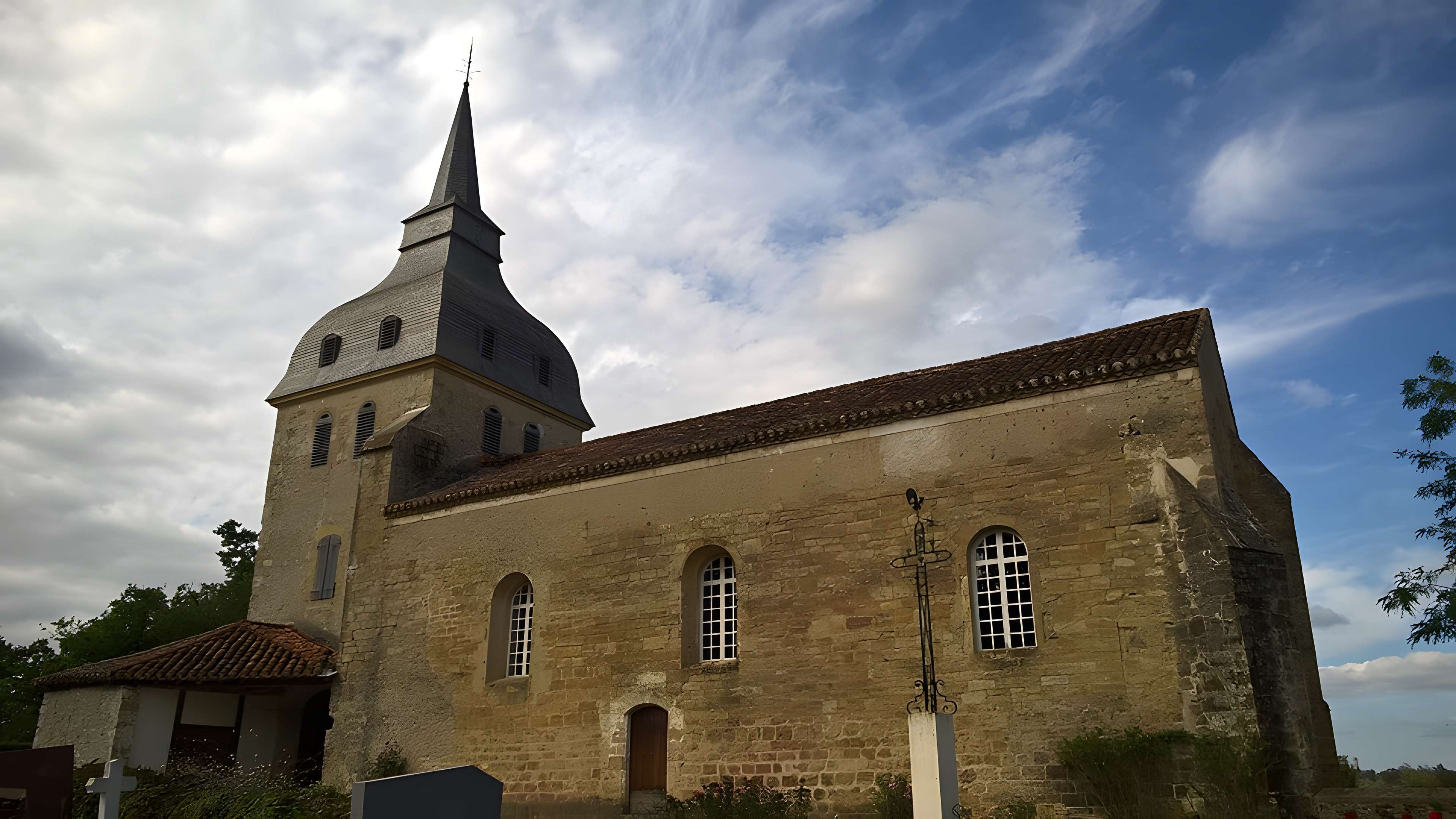Église Saint-Michel de Galiax