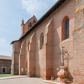 Église Saint-Michel de Gratens et croix