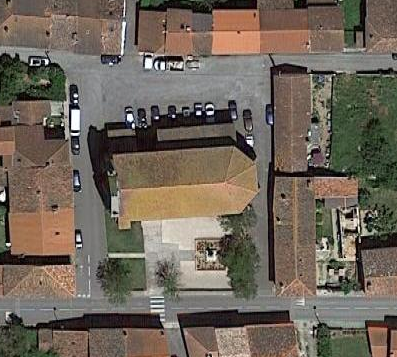 Église Saint-Michel de Gratens et croix 