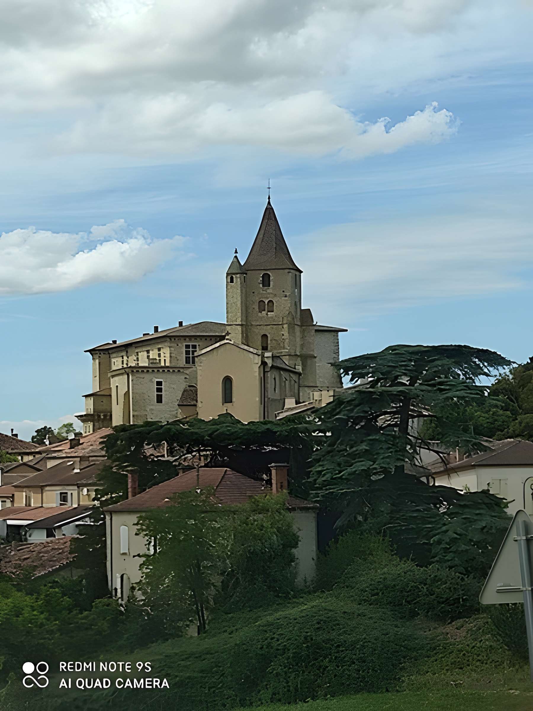 Église Saint-Michel de Lavardens