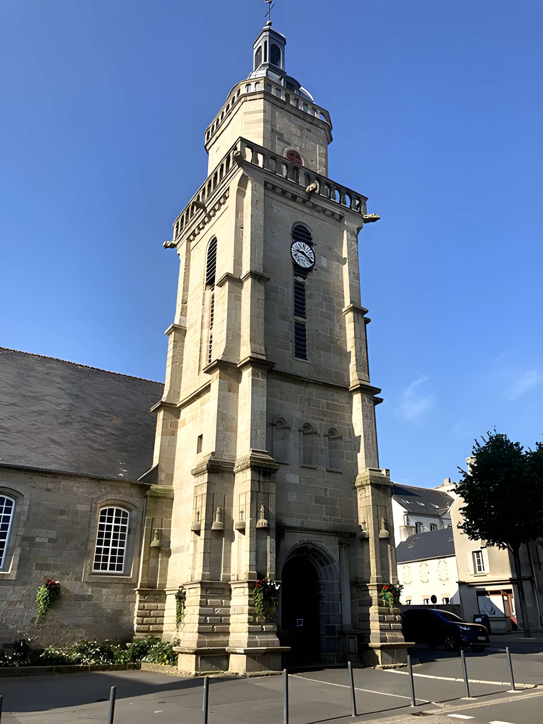 Église Saint-Michel de Lesneven
