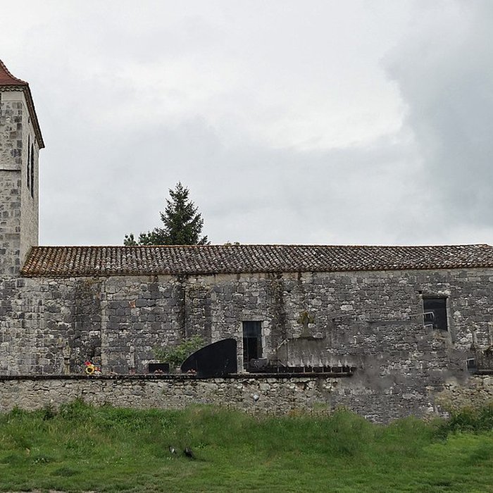 Photo de Eglise Saint-Michel de Lestignac et cimetière