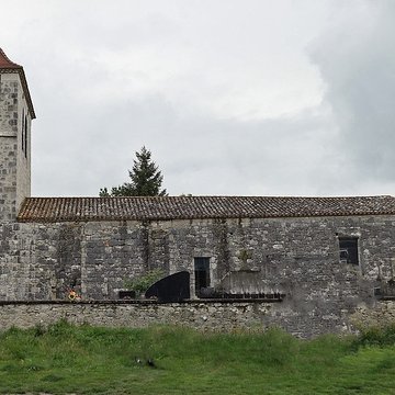 Eglise Saint-Michel de Lestignac et cimetière