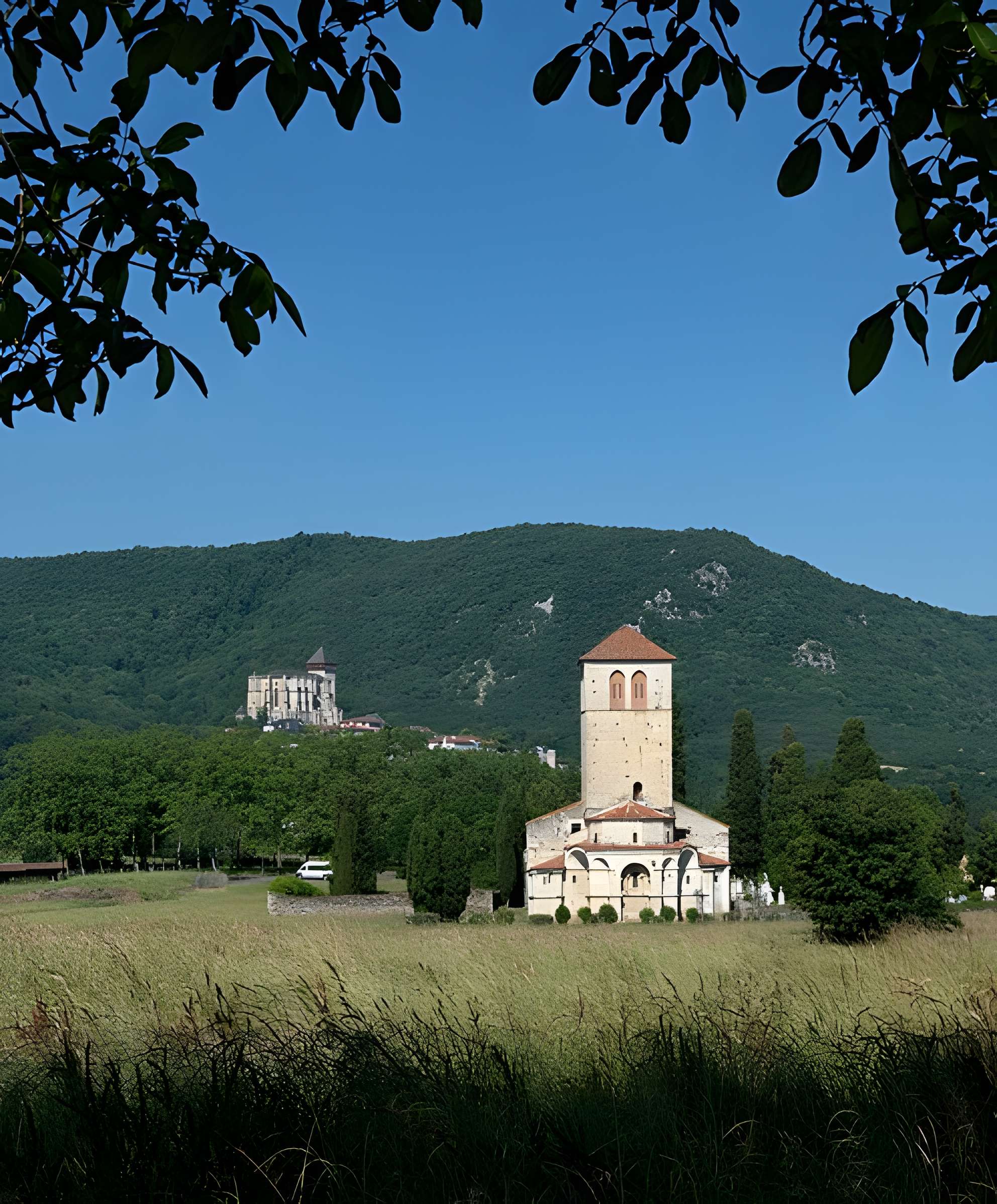 Basilique Saint-Just de Valcabrère