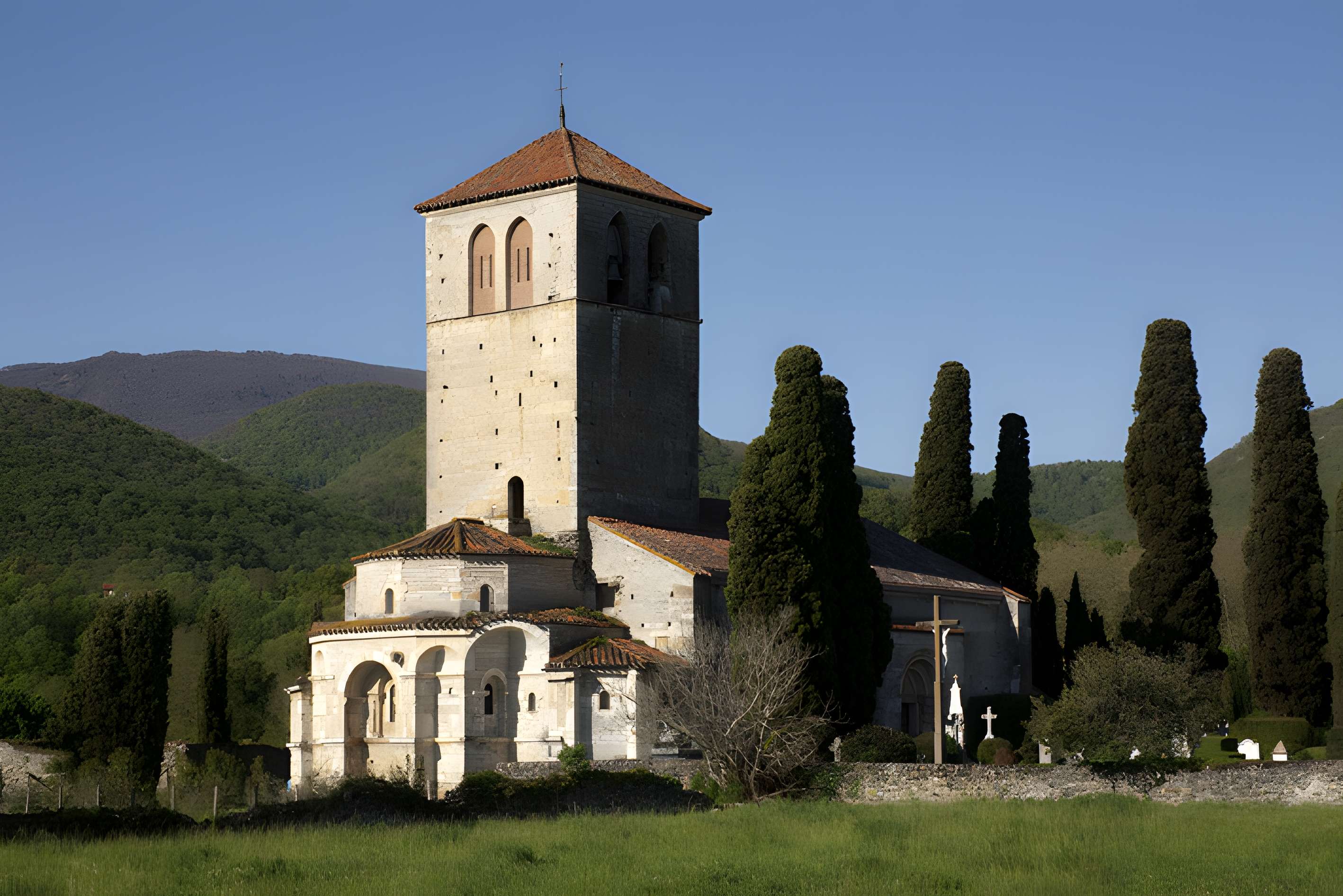 Basilique Saint-Just de Valcabrère