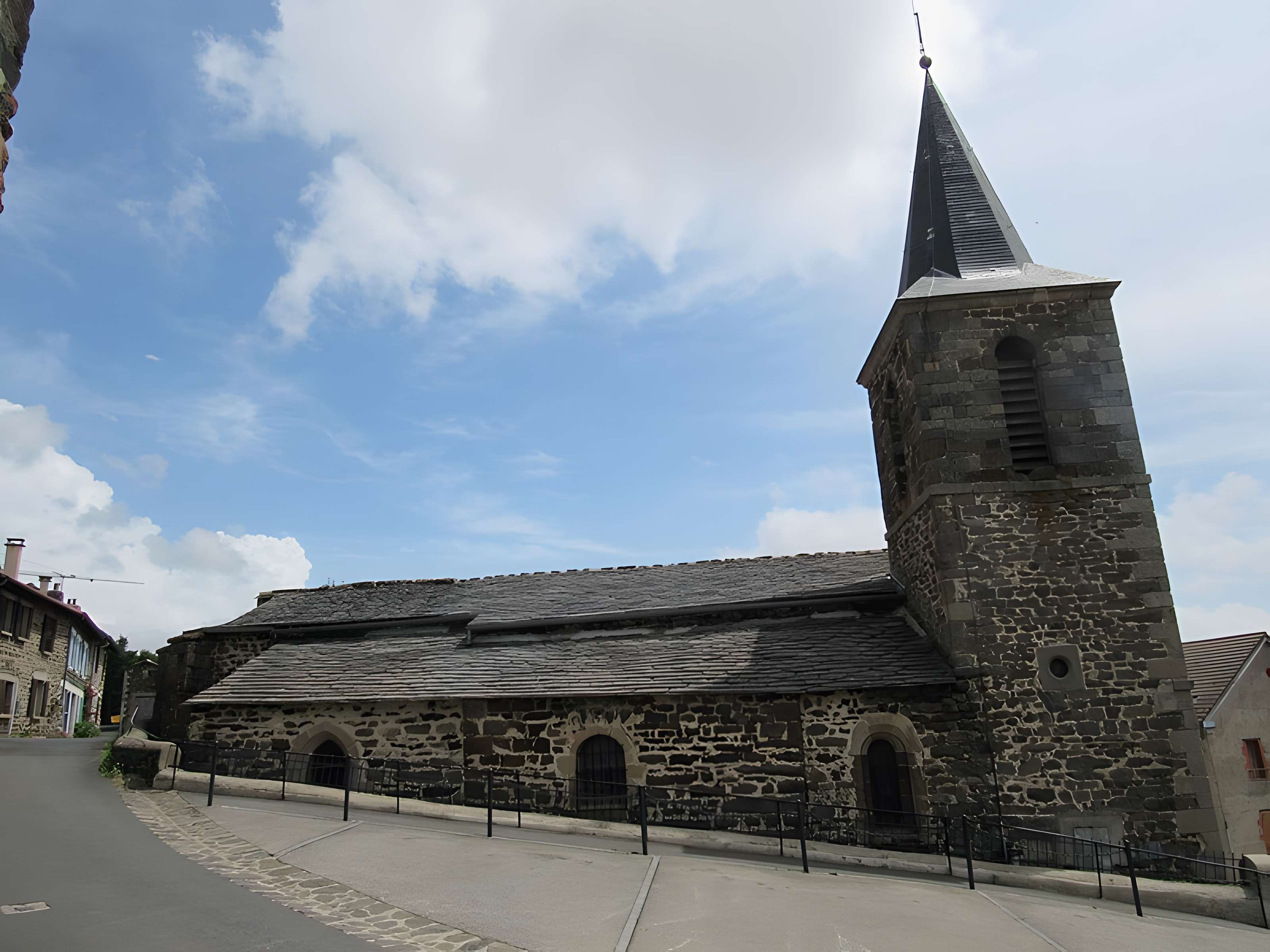 Église Saint-Nicolas de Freycenet-la-Tour