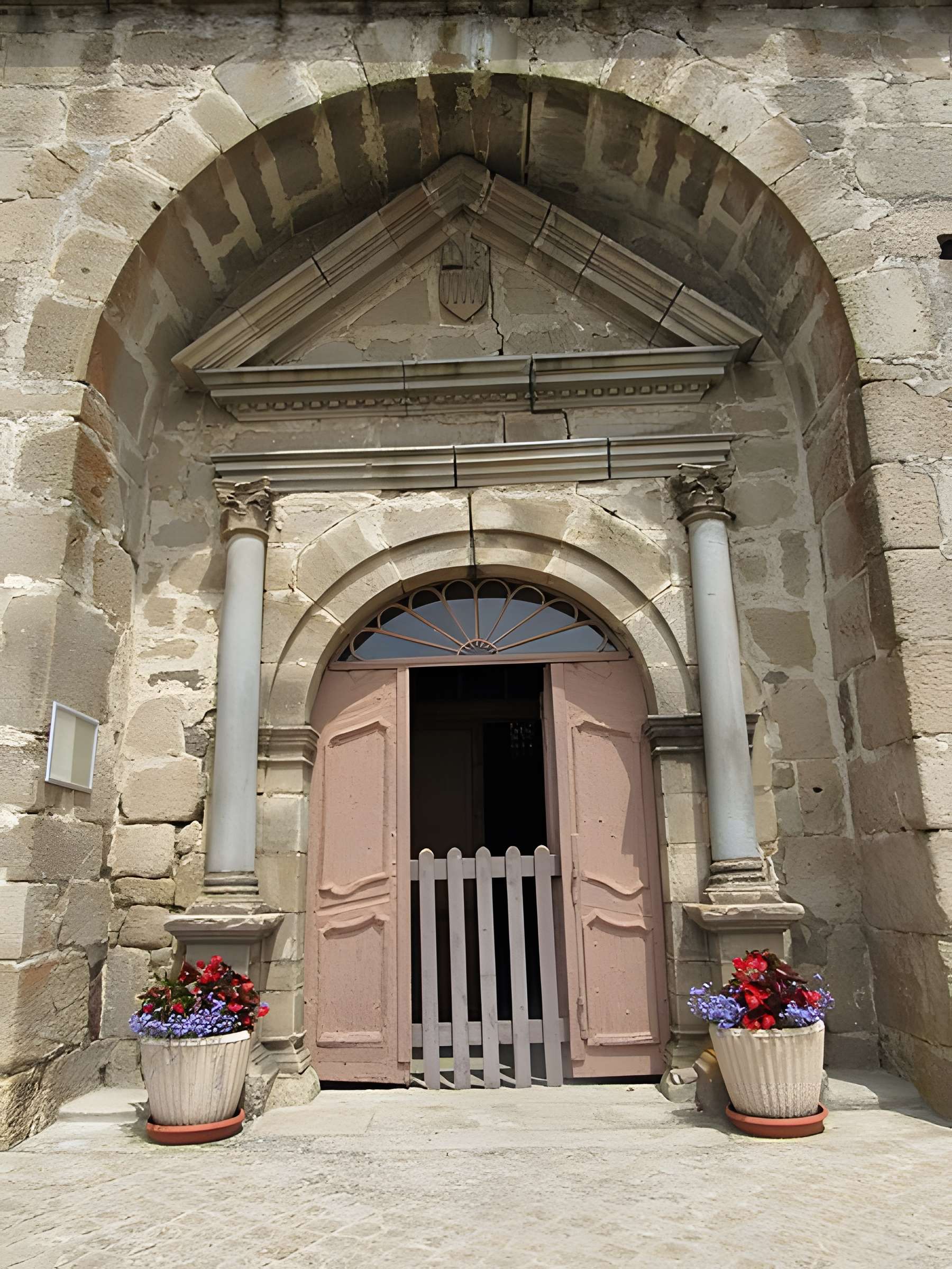 Église Saint-Nicolas de Freycenet-la-Tour