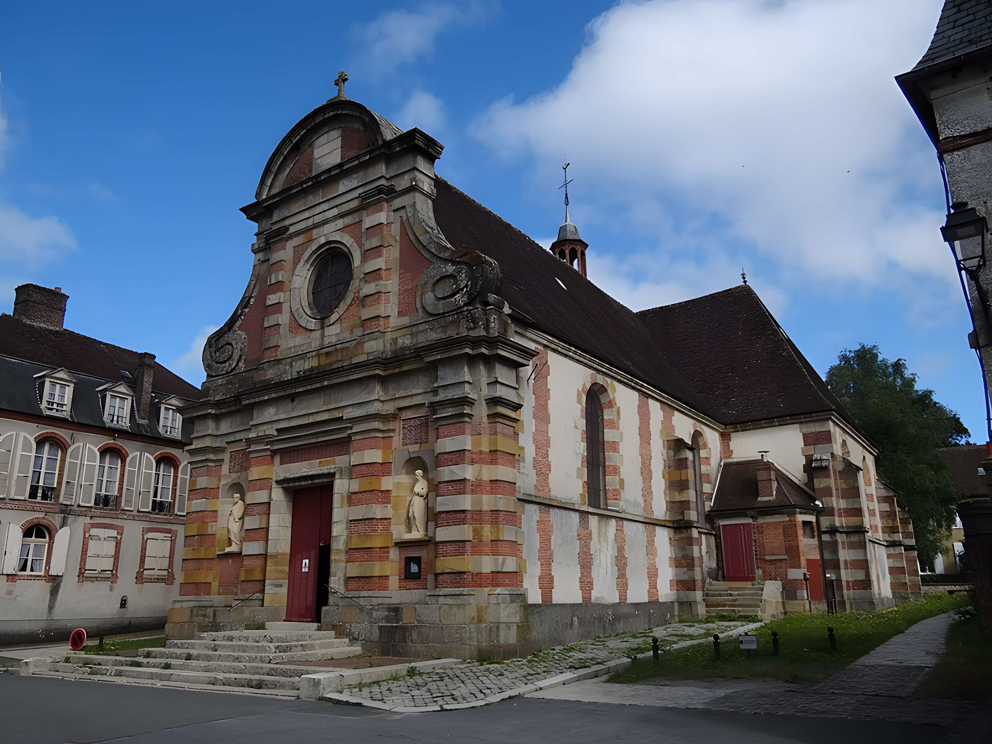 Église Saint-Nicolas de La Ferté-Vidame