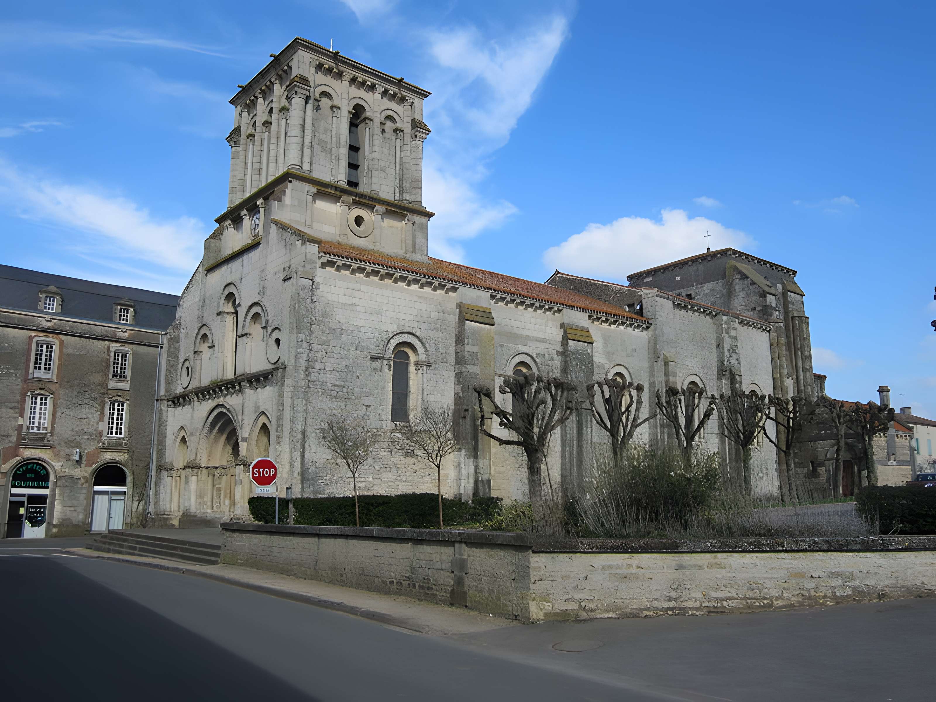 Église Saint-Nicolas de Maillezais