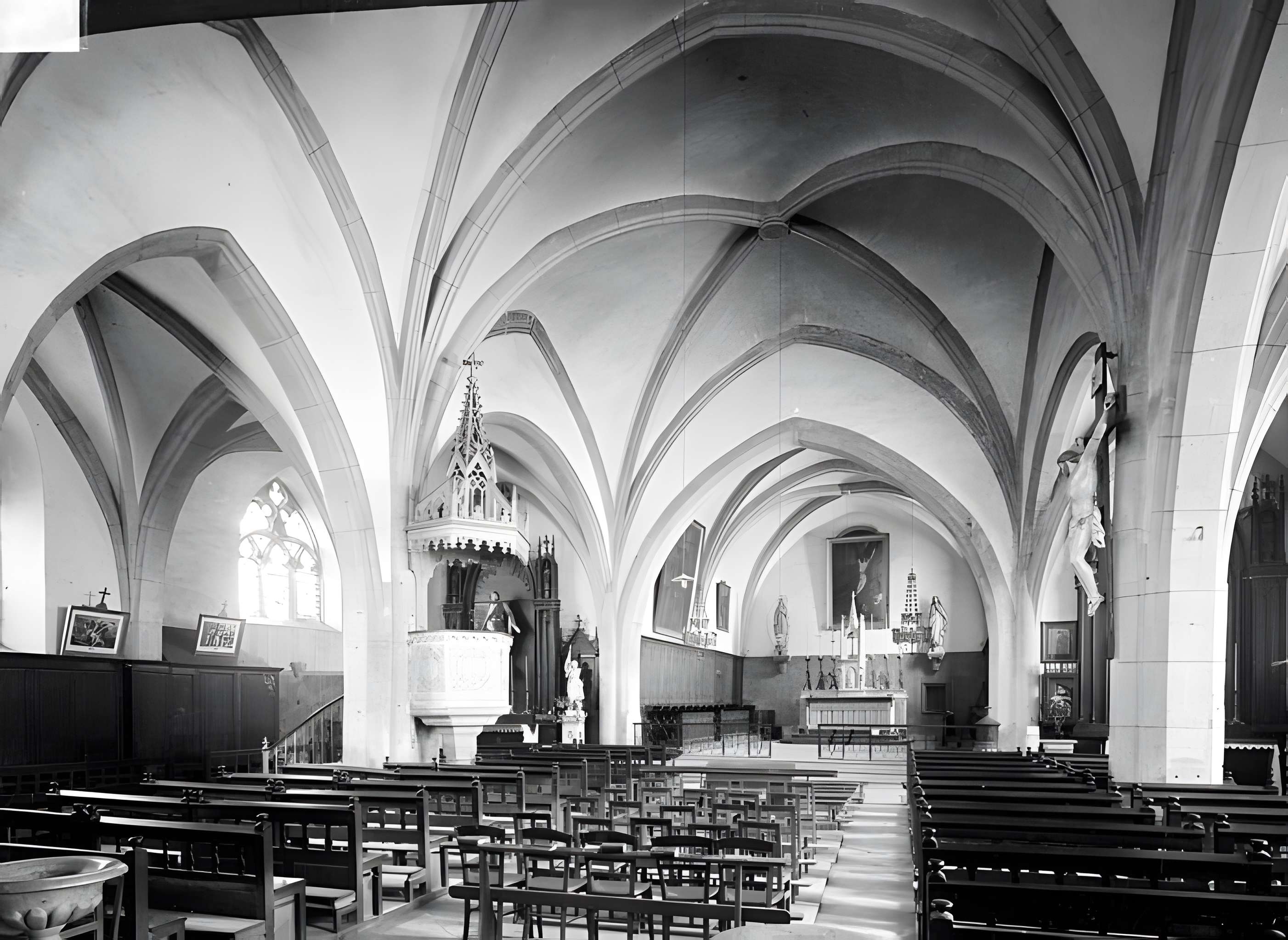 Église Saint-Nicolas de Moirans-en-Montagne