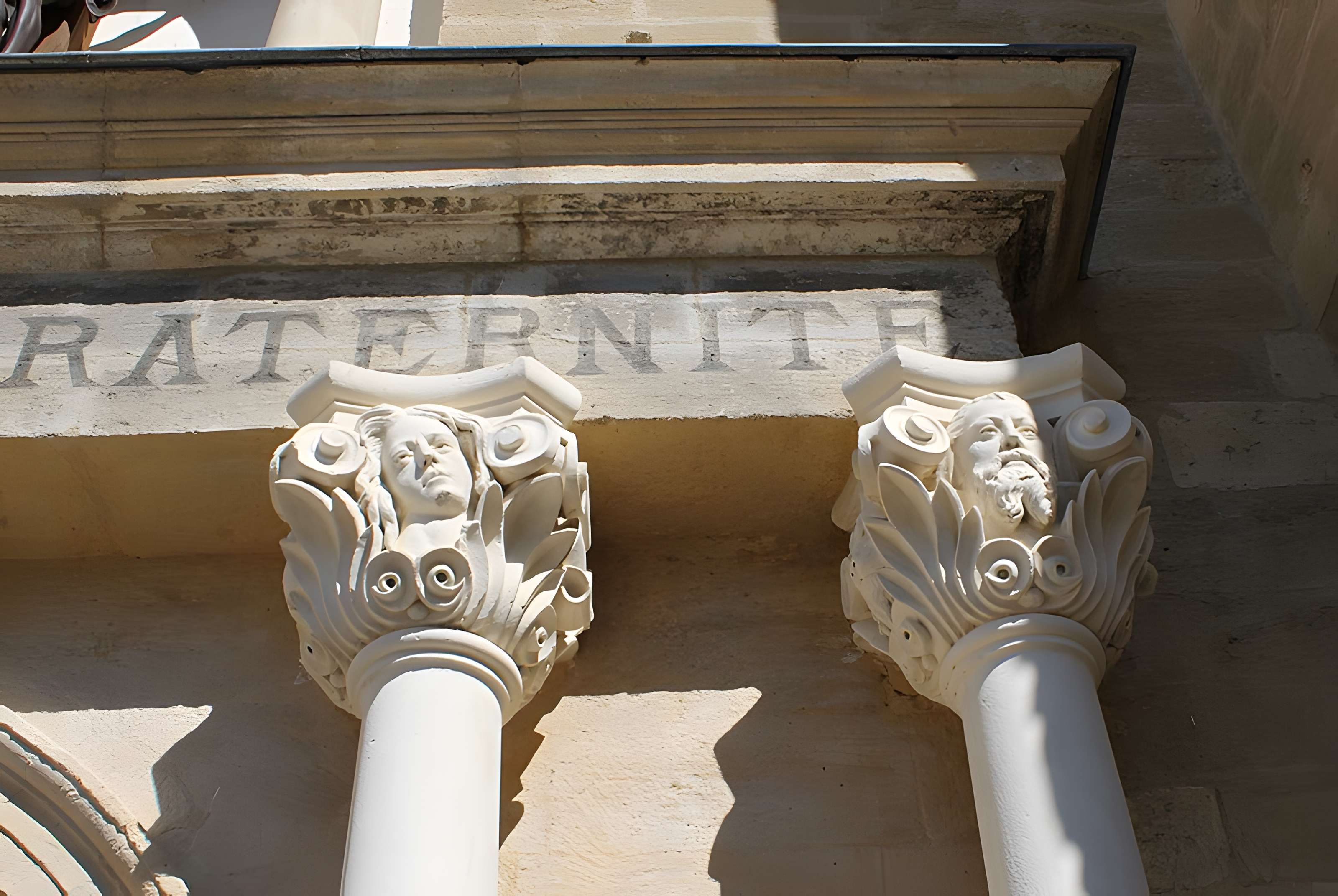 Église Saint-Nicolas de Pertuis