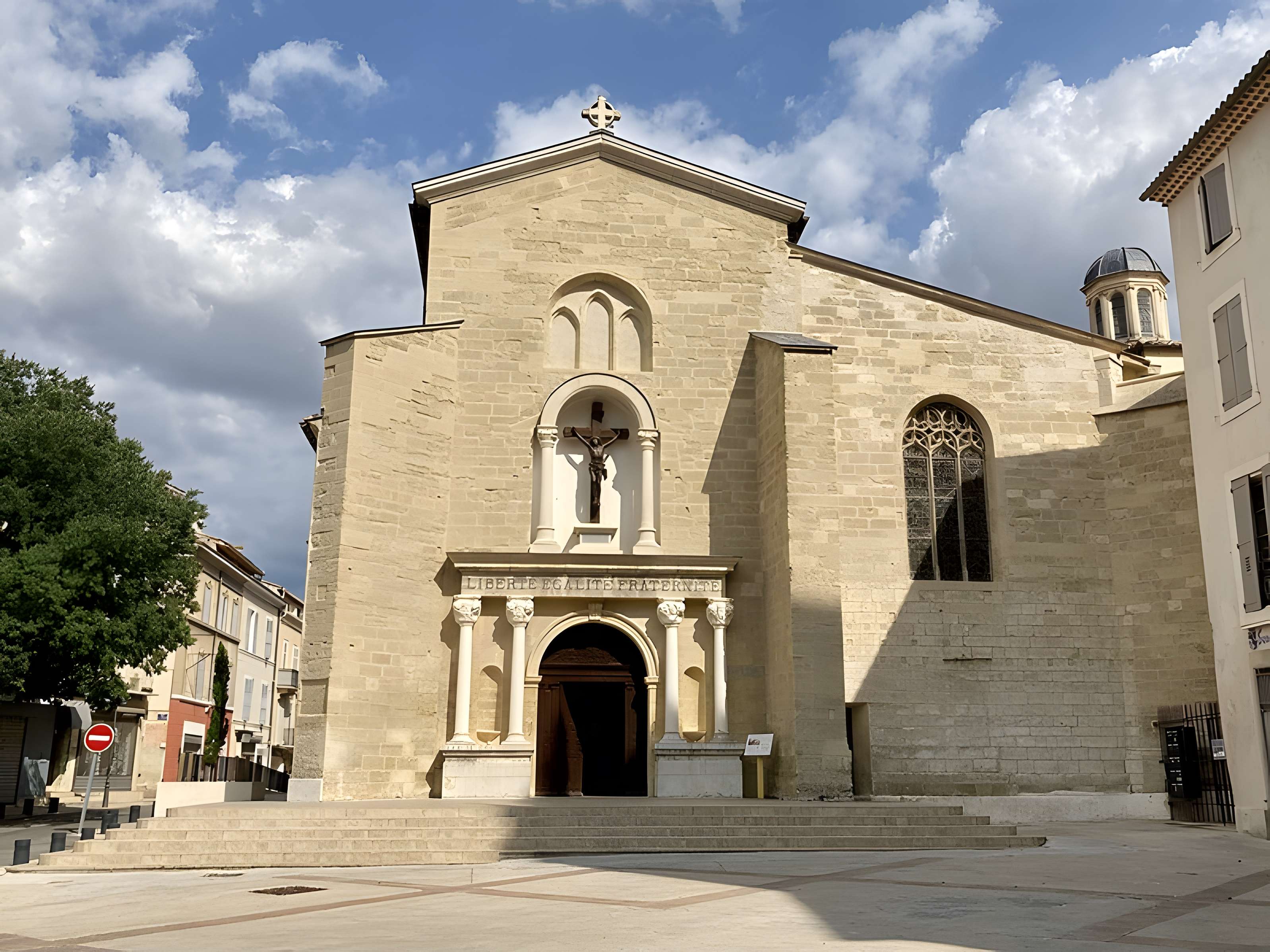 Église Saint-Nicolas de Pertuis