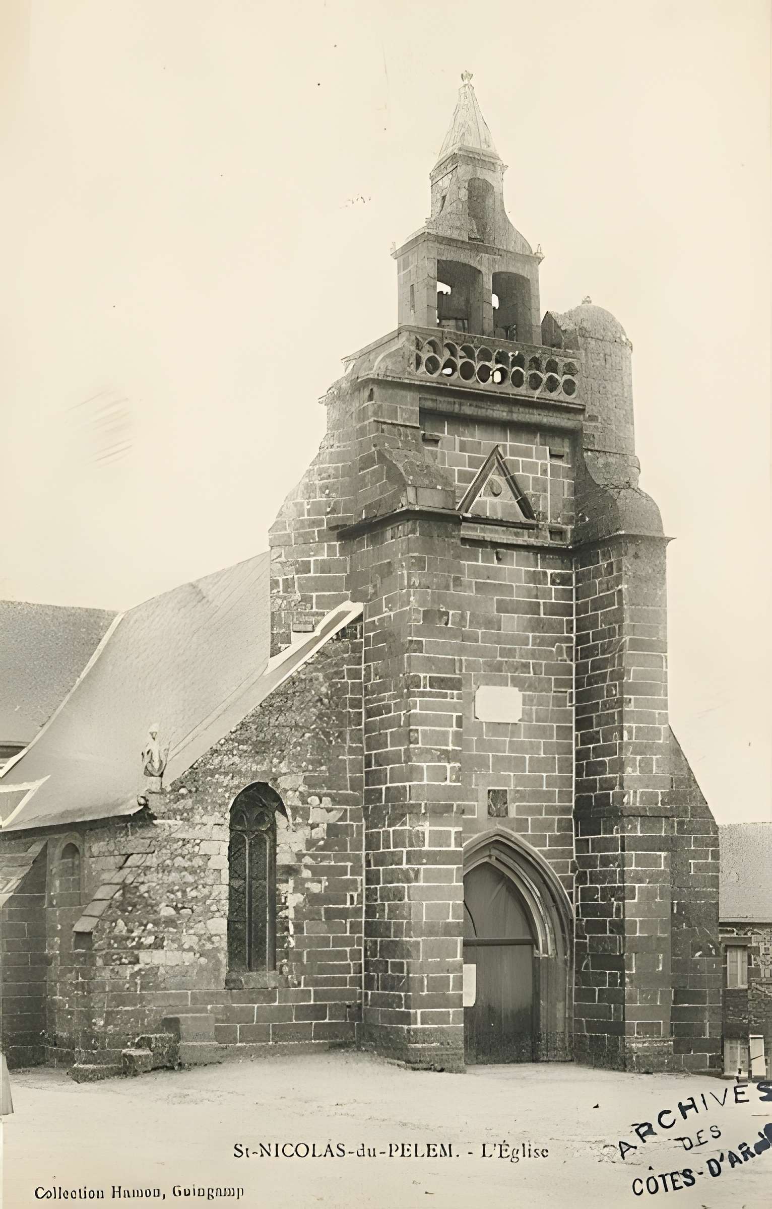 Église Saint-Nicolas de Saint-Nicolas-du-Pélem