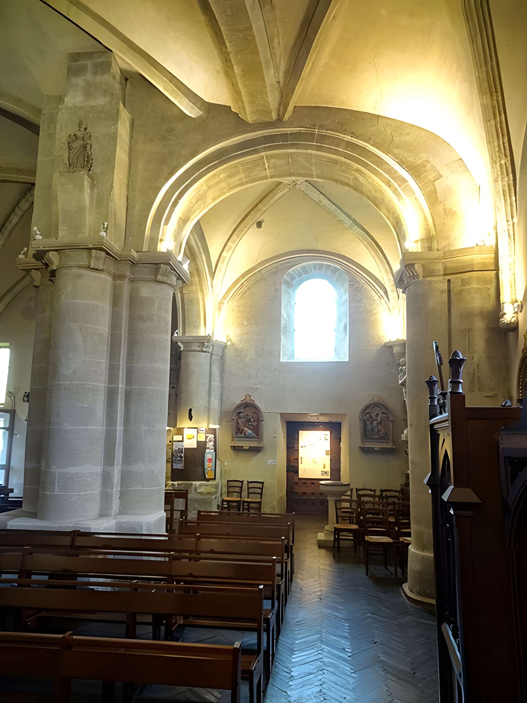Église Saint-Nom de Saint-Nom-la-Bretèche