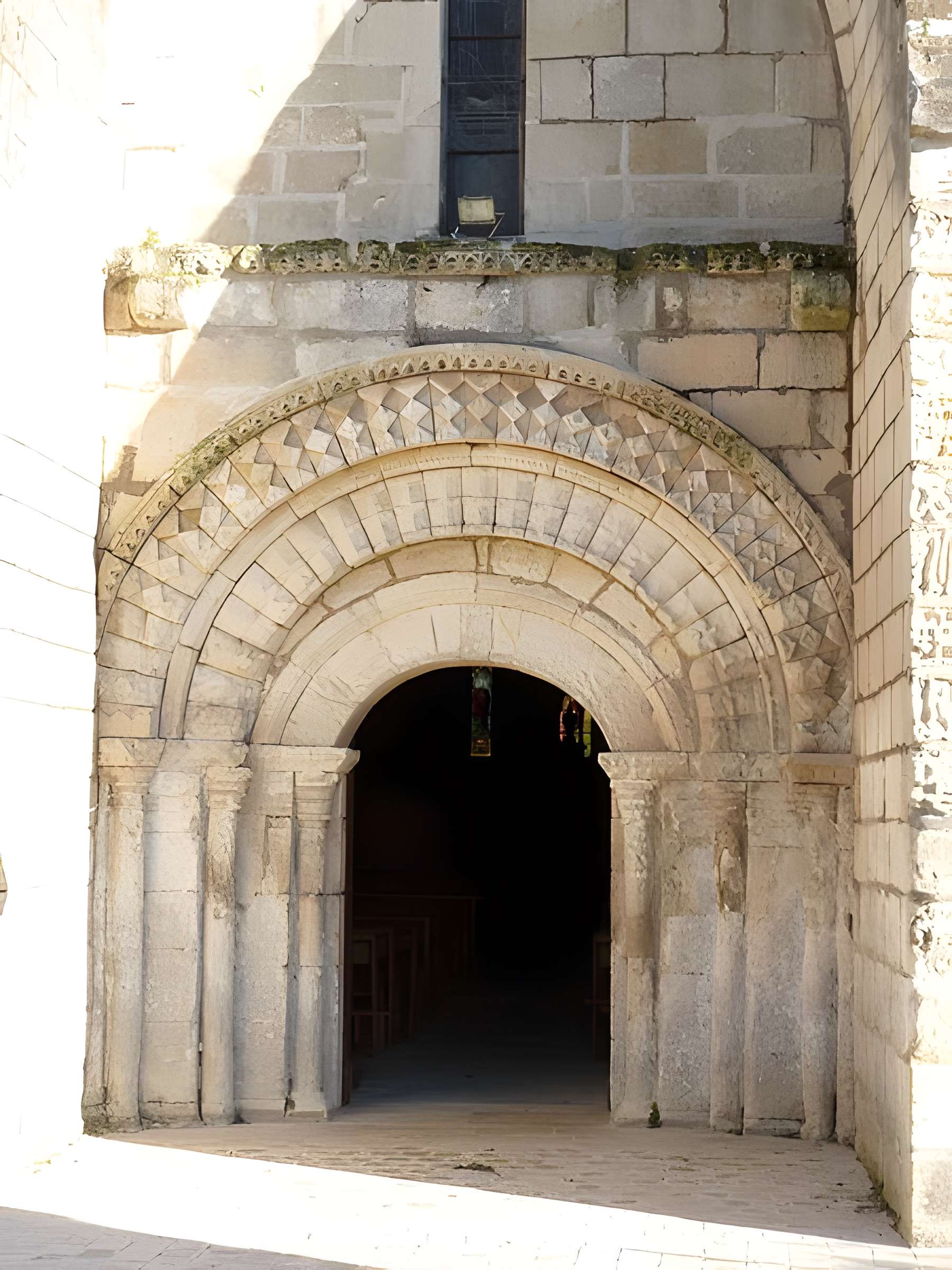 Église Saint-Orient de Sireuil