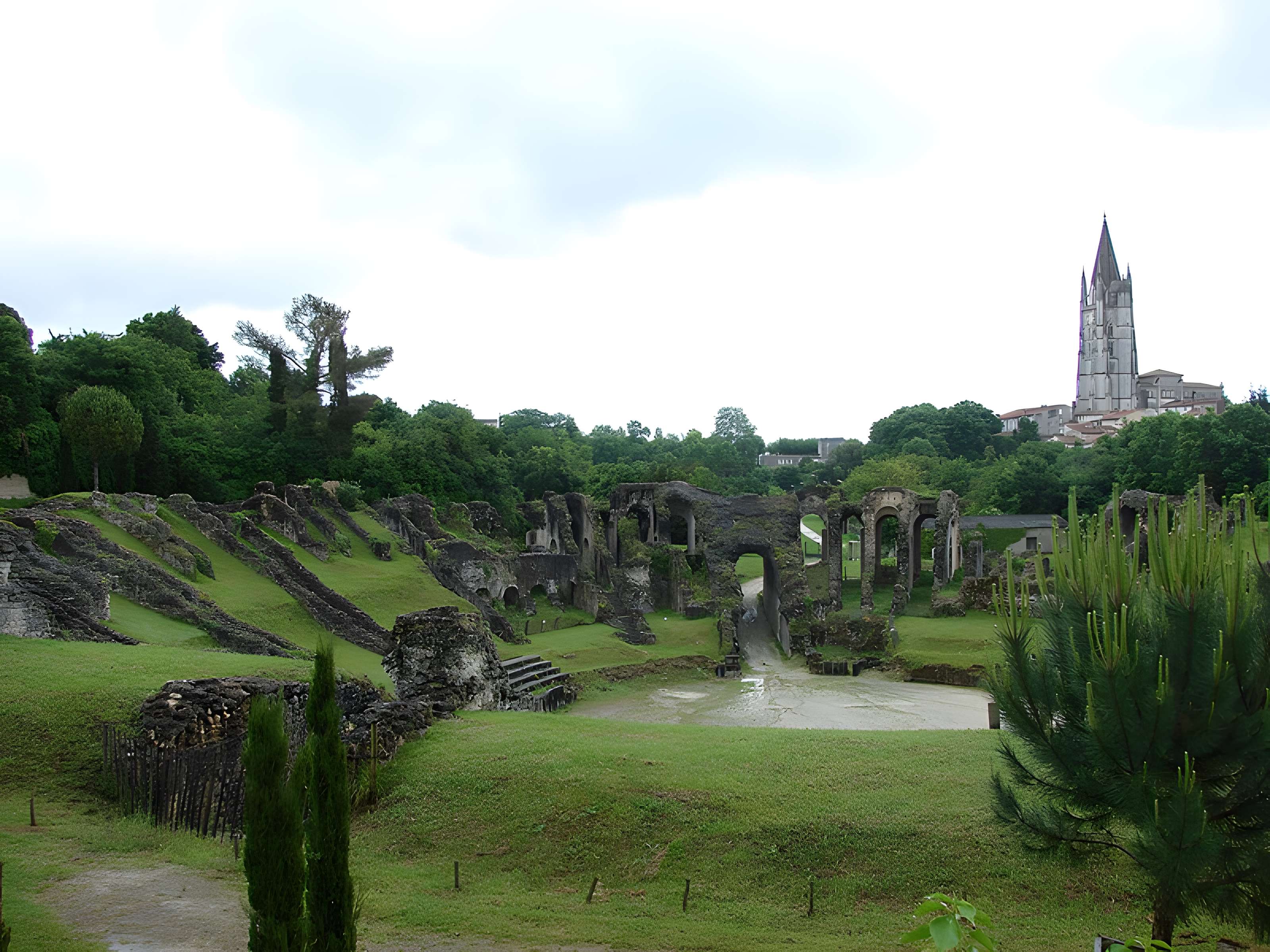 Basilique Saint-Eutrope de Saintes