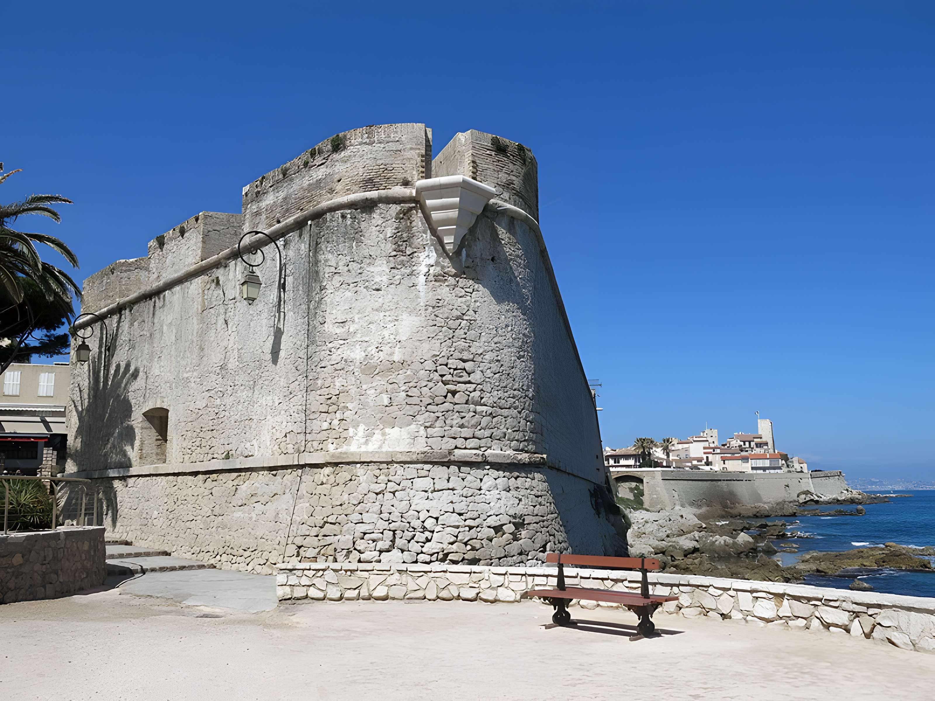 Remparts et demi-bastion 17 dit Fort Saint-André