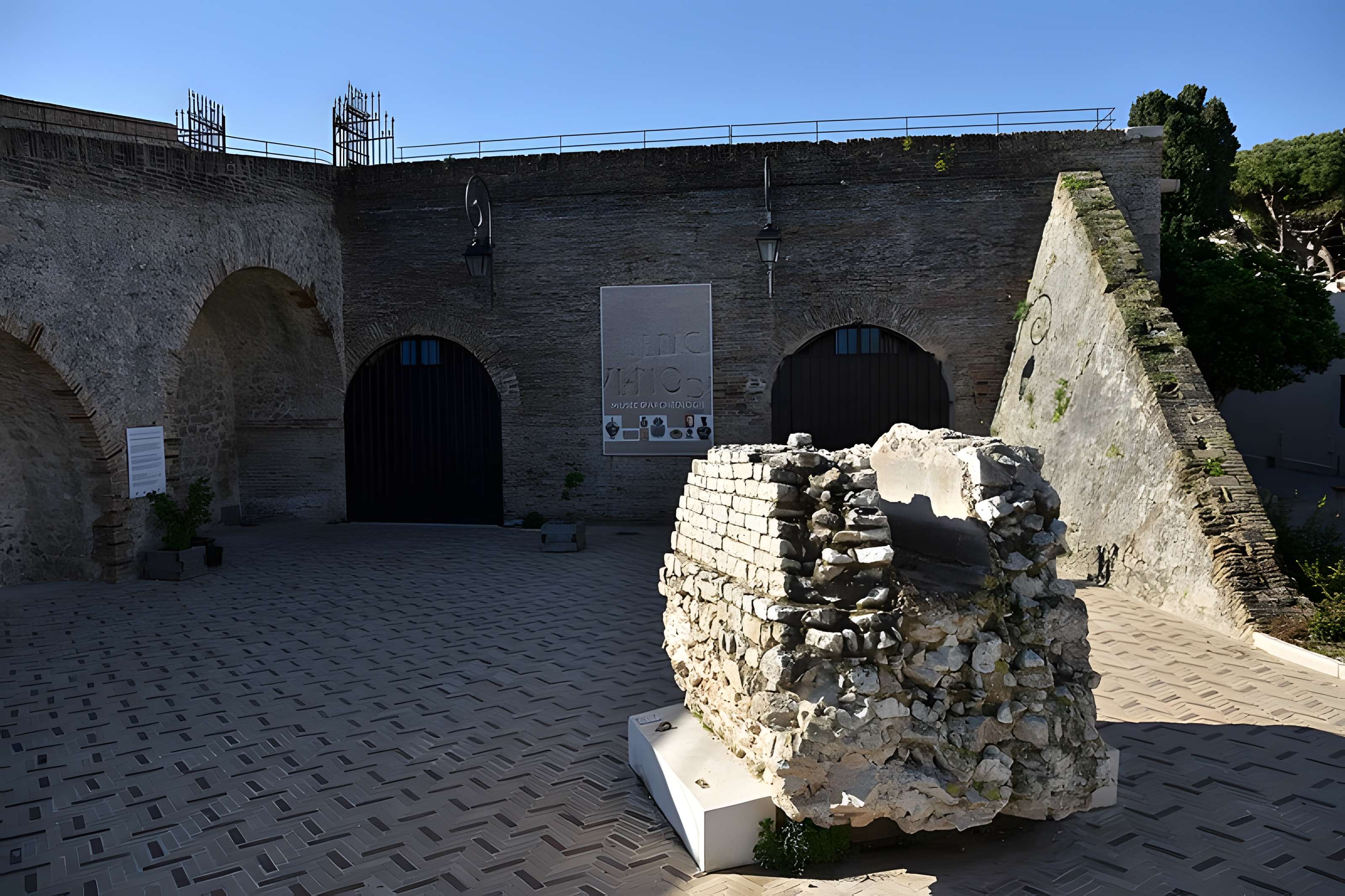 Remparts et demi-bastion 17 dit Fort Saint-André