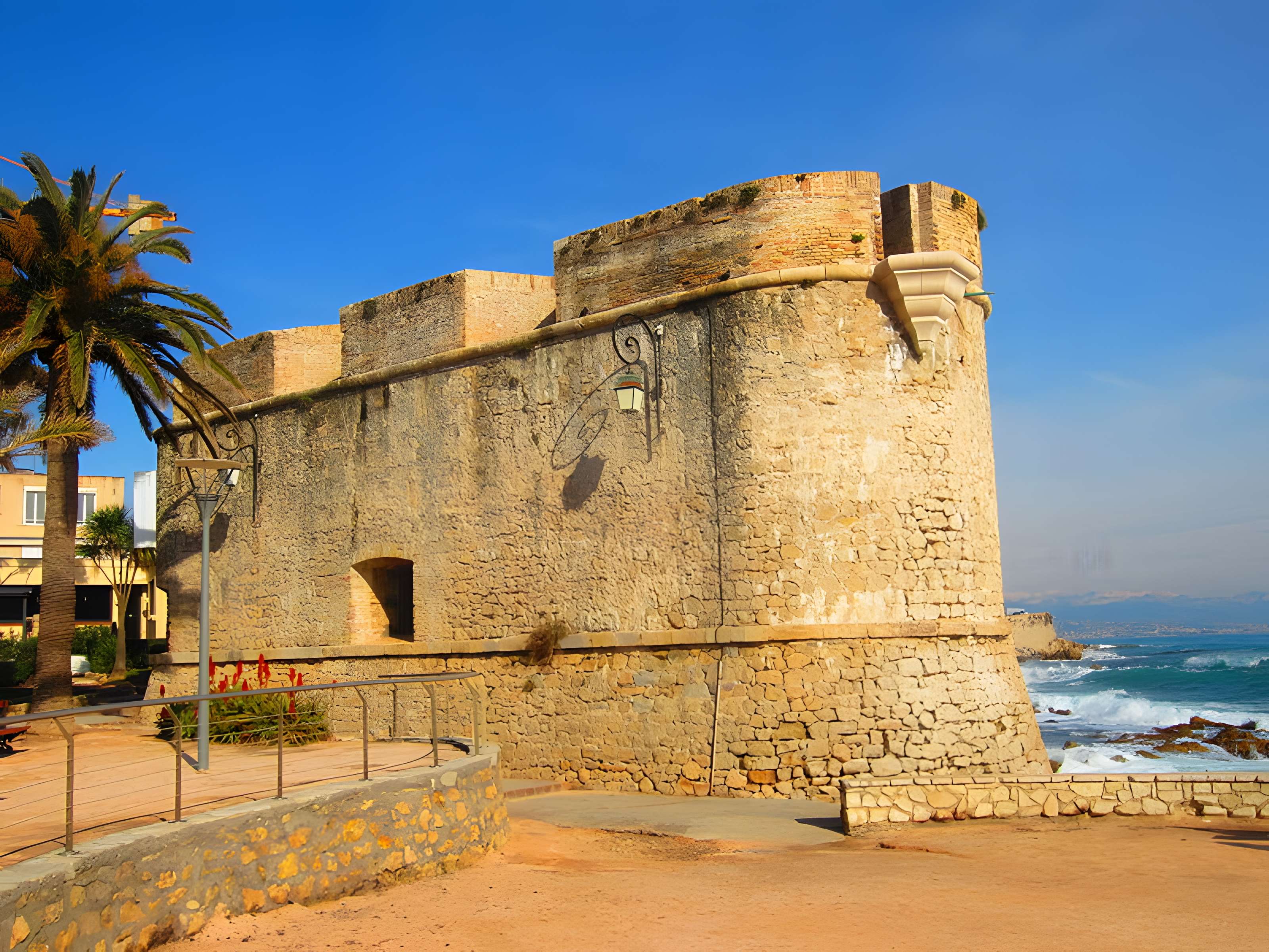 Remparts et demi-bastion 17 dit Fort Saint-André
