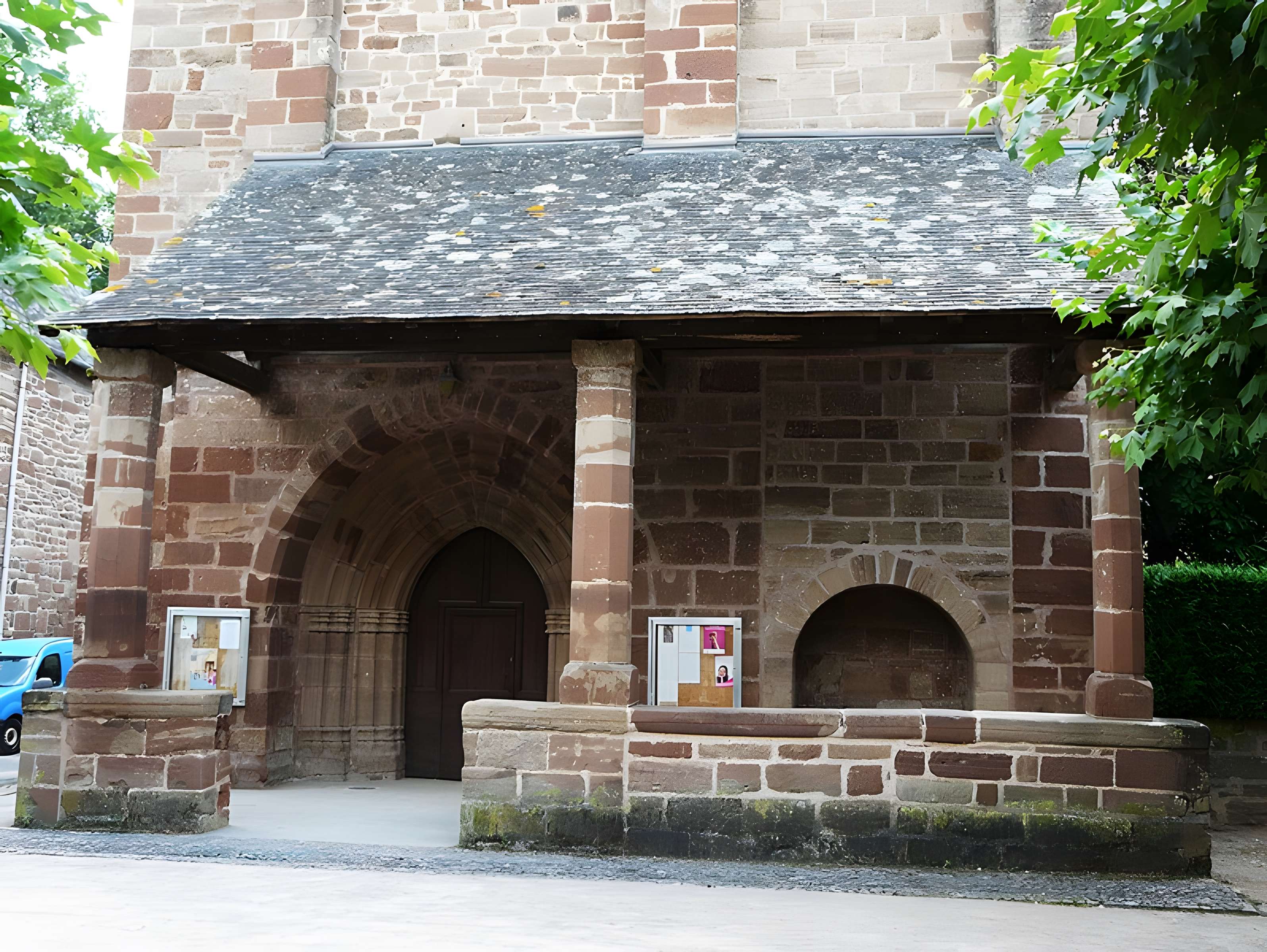 Église Saint-Pantaléon de Saint-Pantaléon-de-Larche