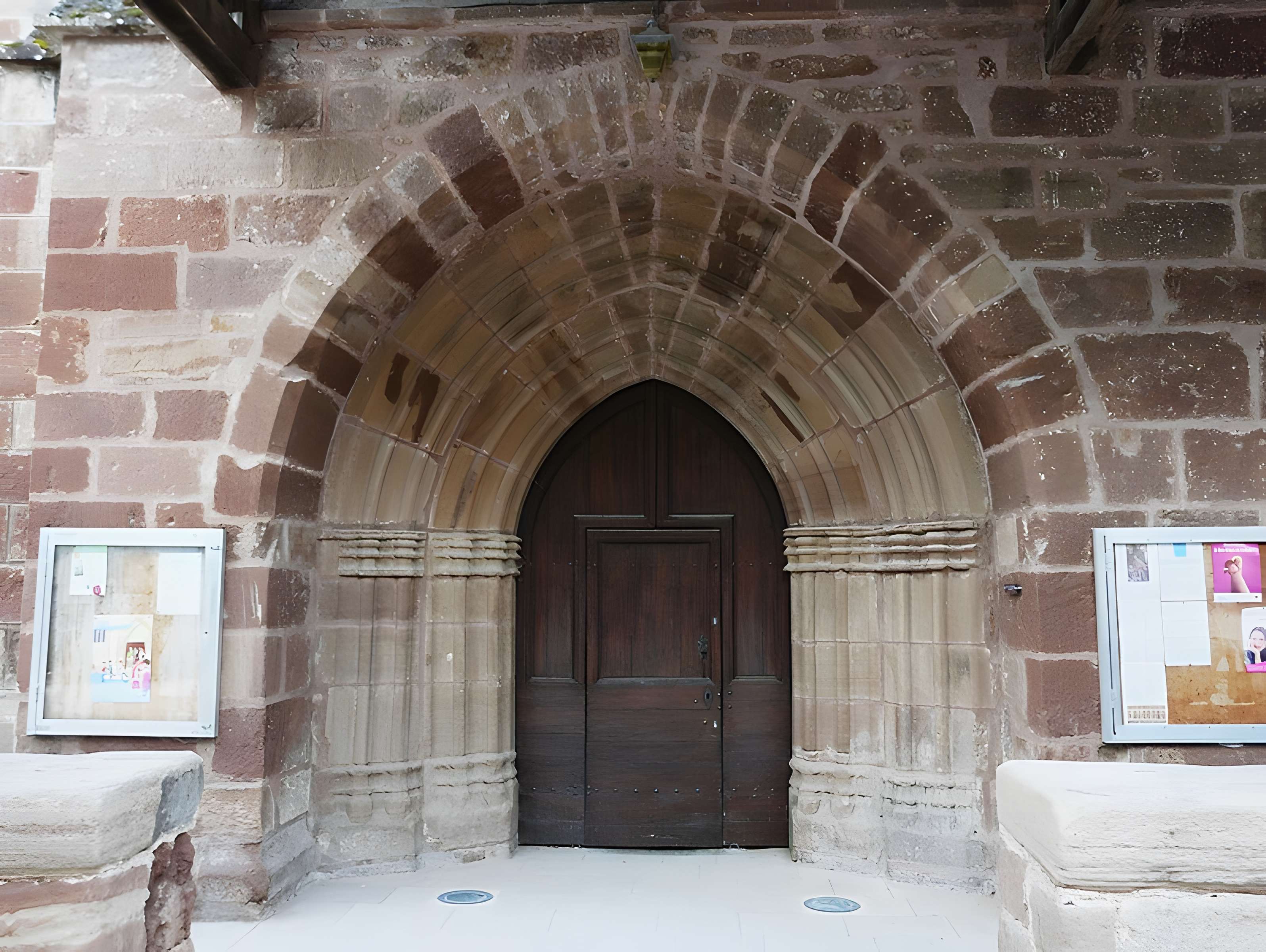 Église Saint-Pantaléon de Saint-Pantaléon-de-Larche