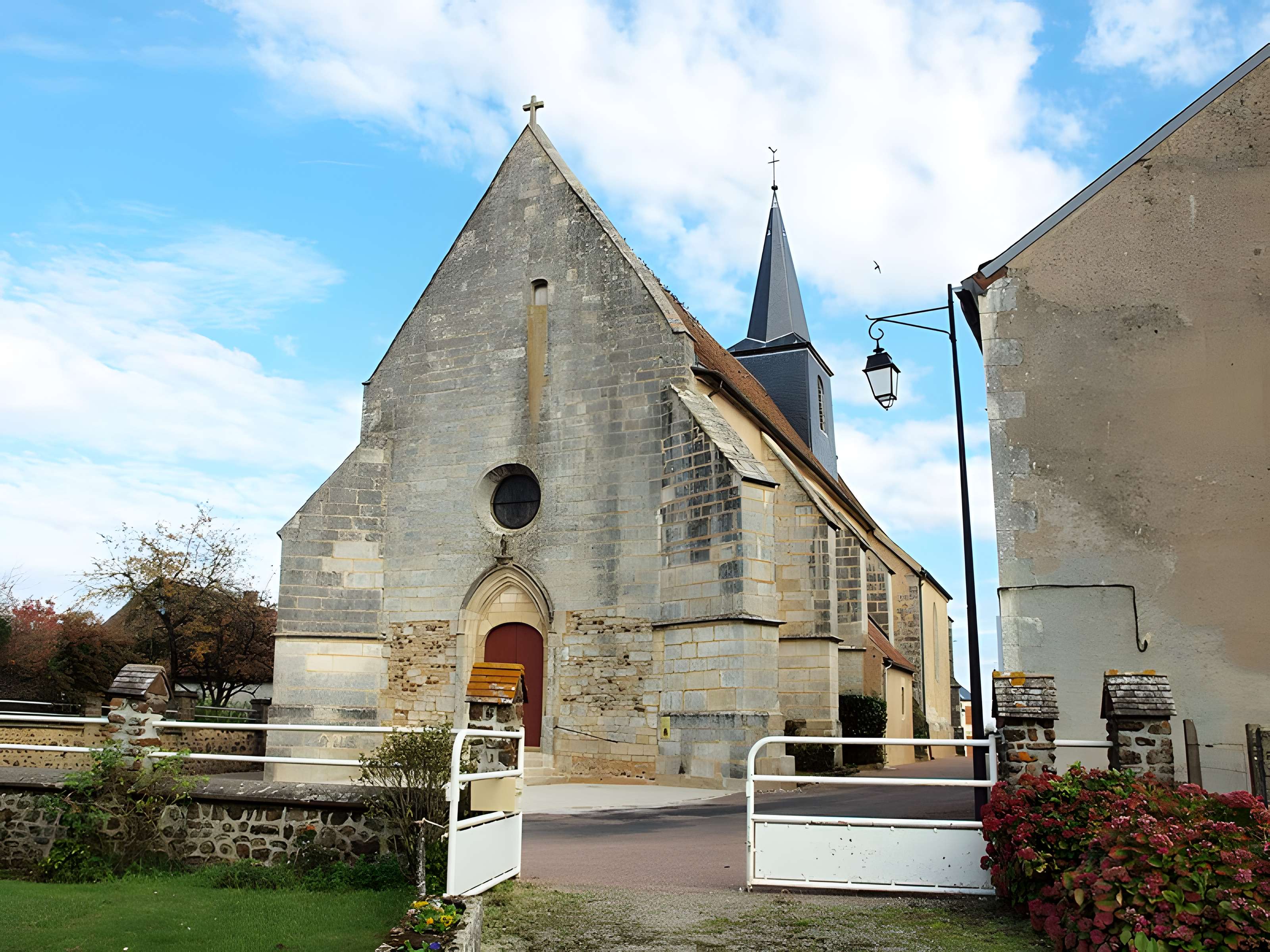 Église Saint-Pèlerin de Bouhy