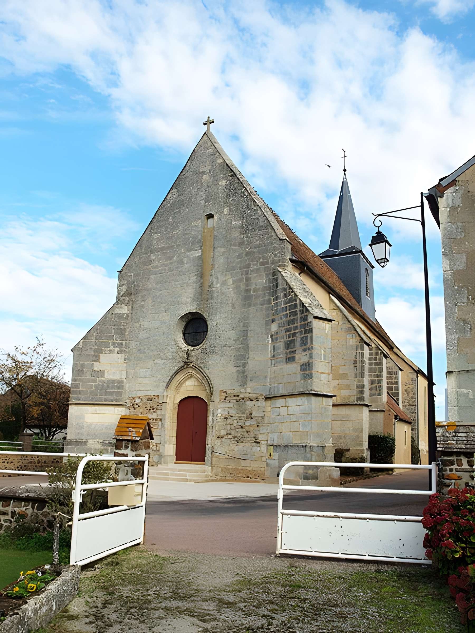 Église Saint-Pèlerin de Bouhy