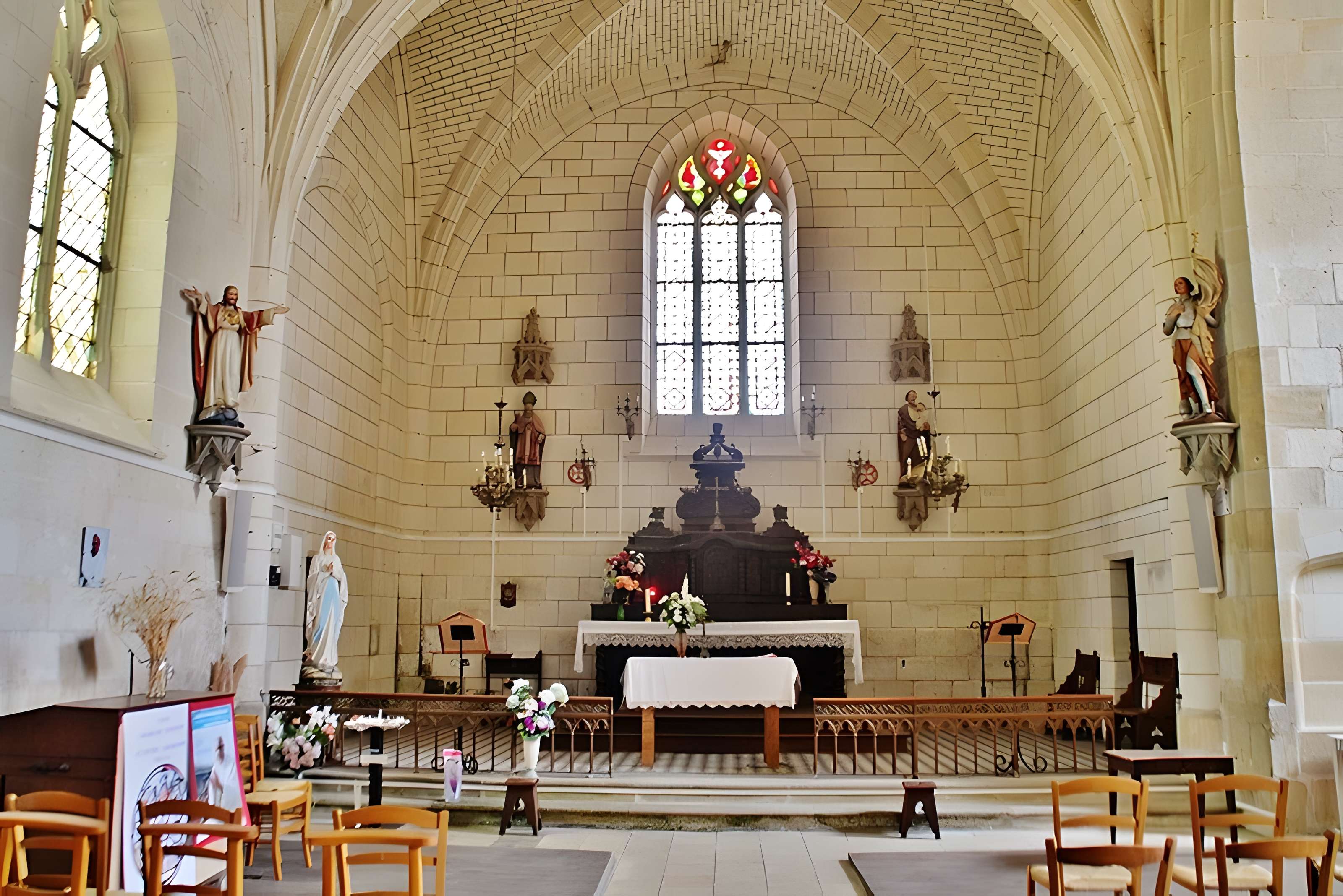 Église Saint-Perpet de Neuil